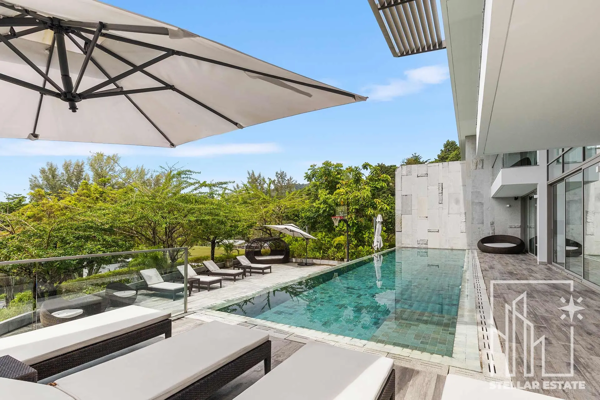 Malaiwana Patio Duplex: Luxurious Island Living Just Steps from Naithon Beach