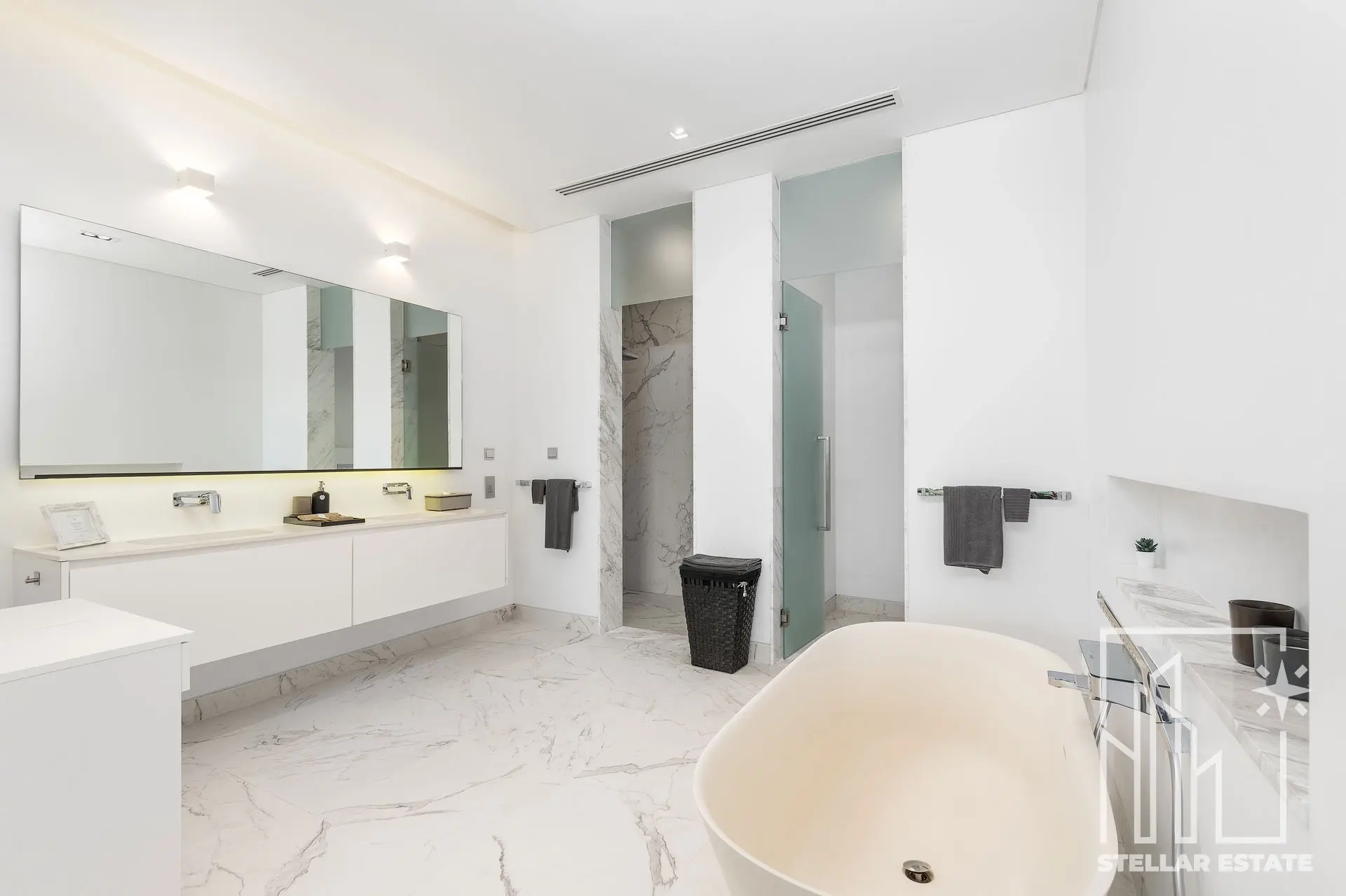 Malaiwana Patio Duplex: Luxurious Island Living Just Steps from Naithon Beach