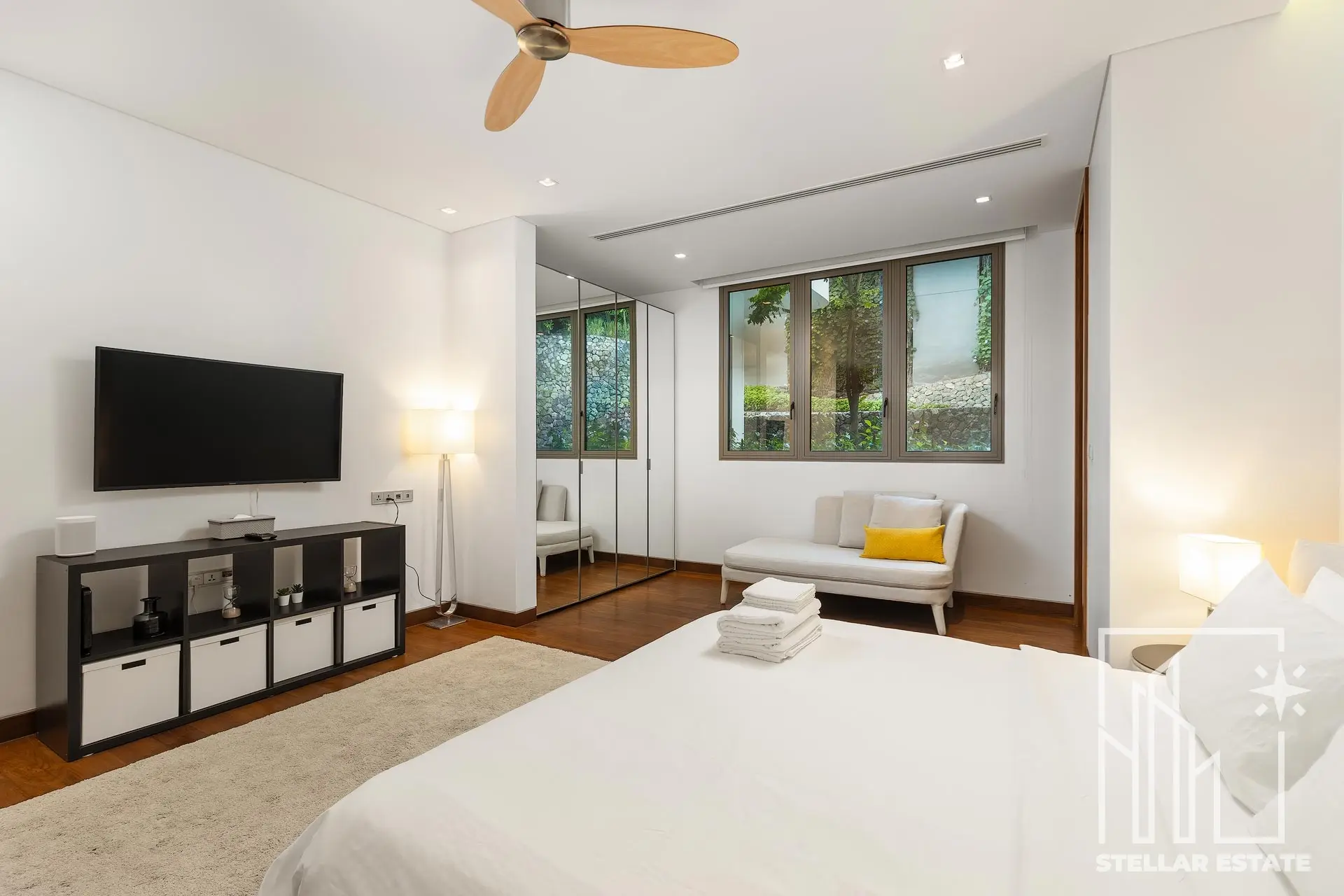 Malaiwana Patio Duplex: Luxurious Island Living Just Steps from Naithon Beach