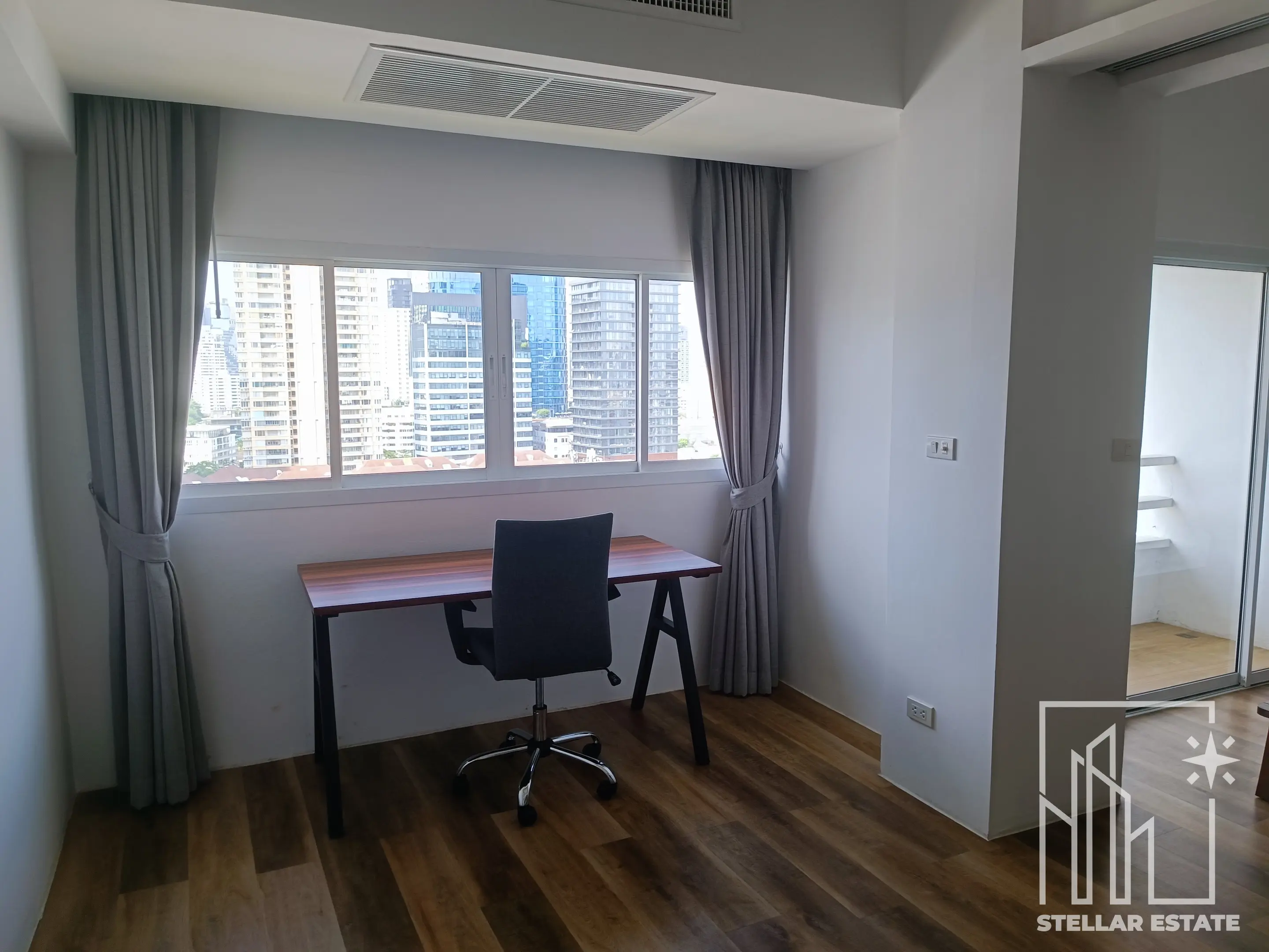 Beautifully renovated duplex In Thonglor Tower