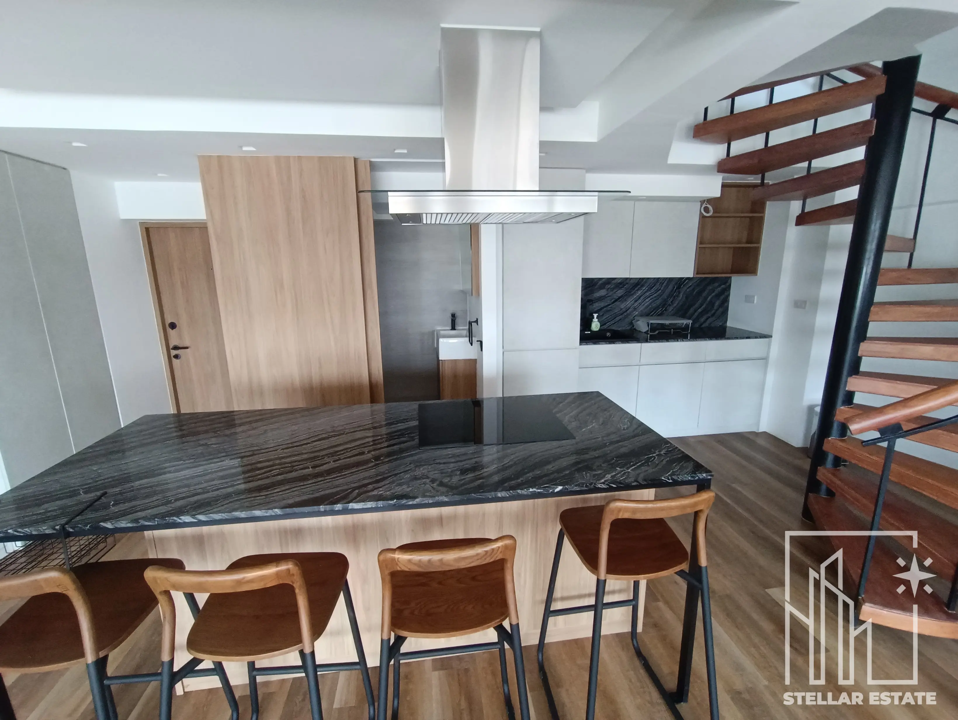Beautifully renovated duplex In Thonglor Tower