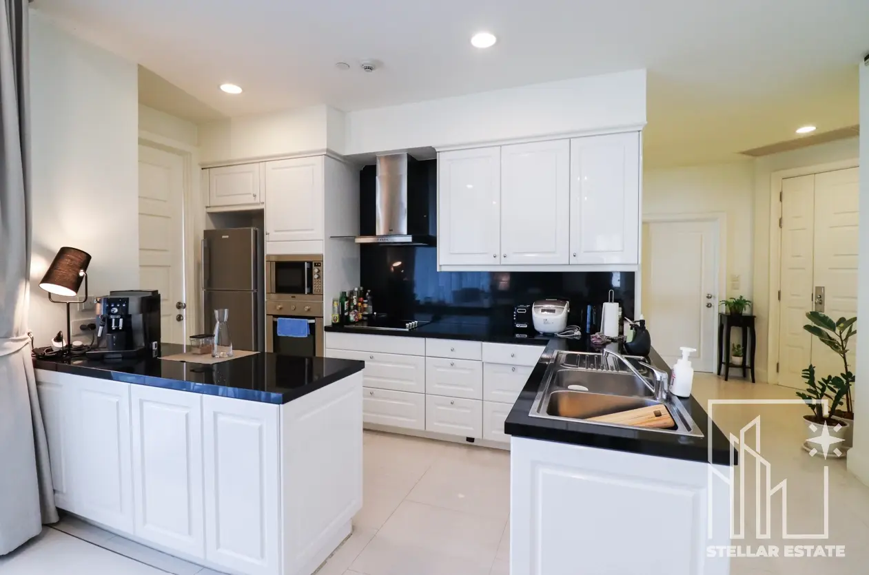 Royce Private Residences Sukhumvit 31 2BR