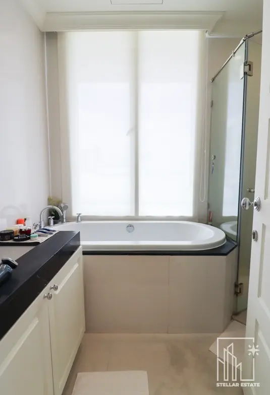 Royce Private Residences Sukhumvit 31 2BR