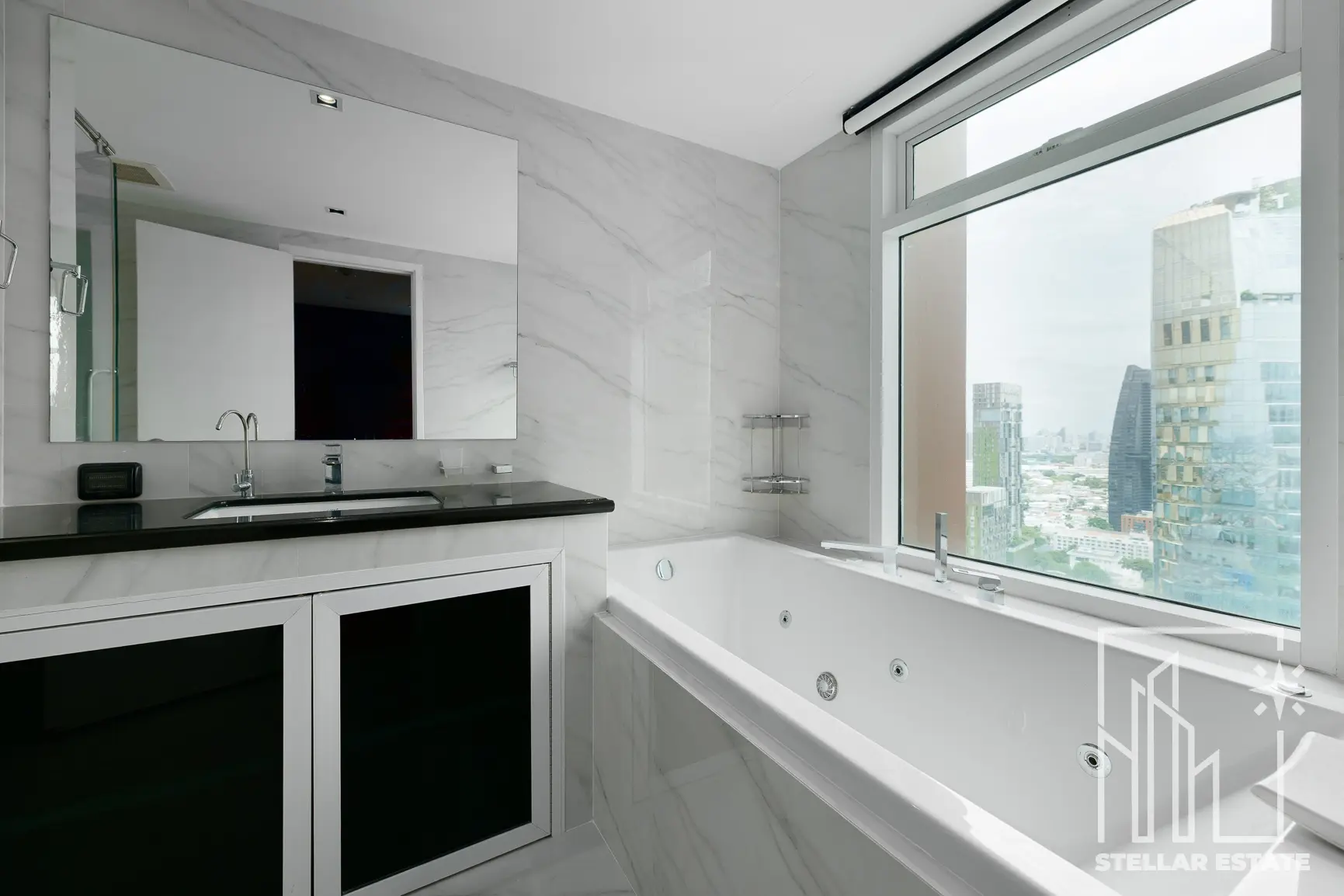 Fullerton Sukhumvit – High Floor 3BR