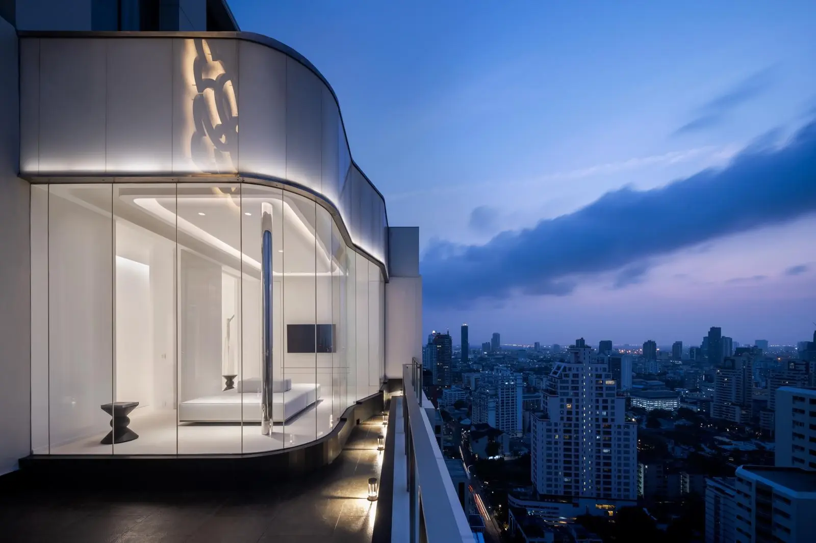 Phrom Phong Minimalist Heaven Penthouse