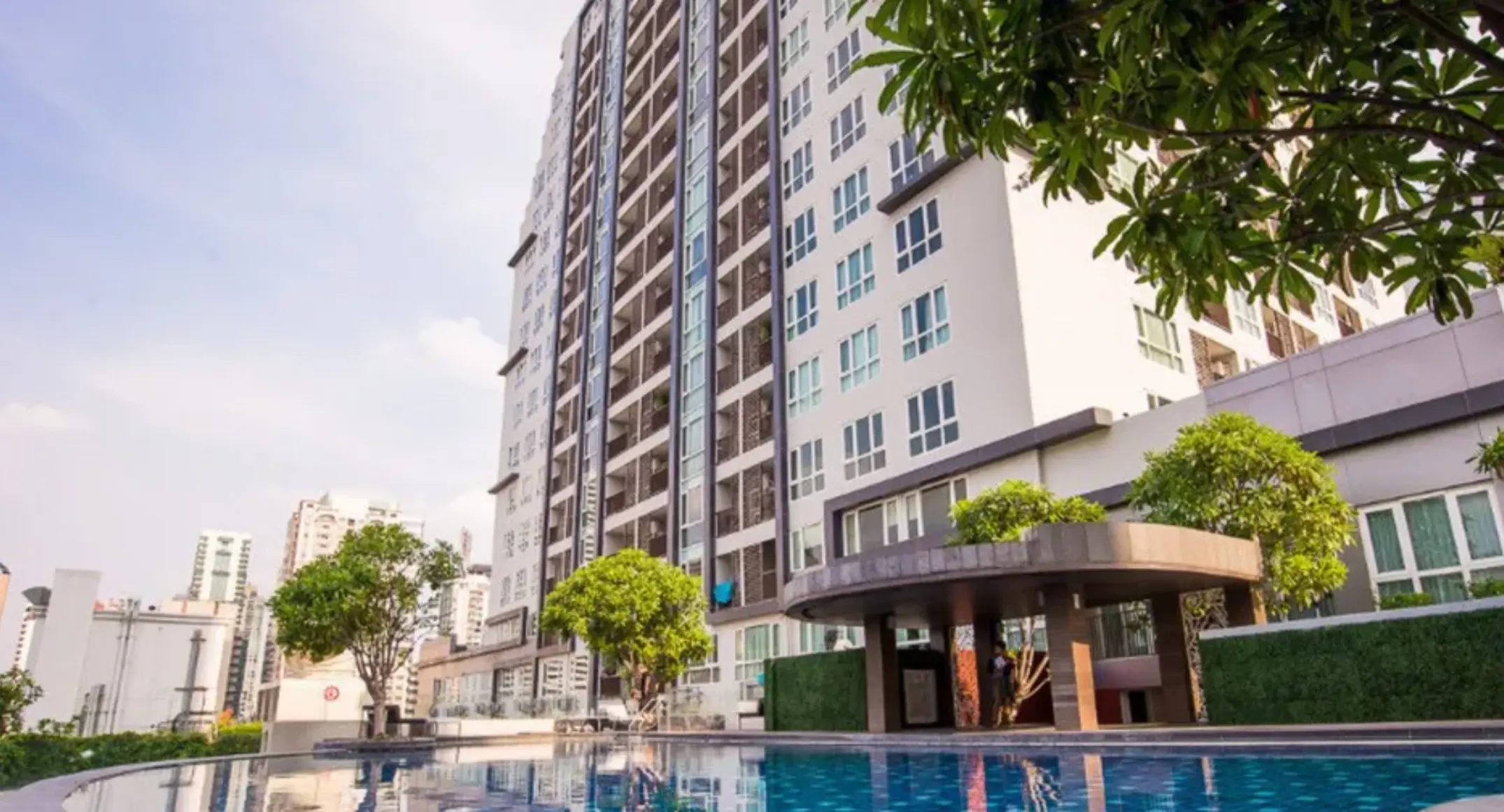 15 Sukhumvit Residence