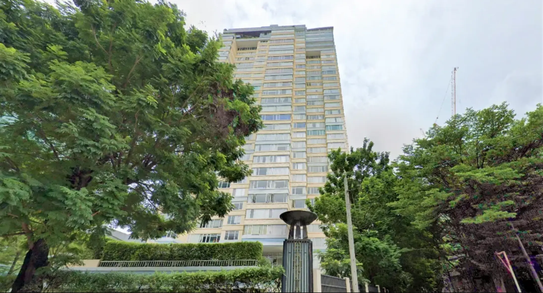 Hampton Thonglor 10 