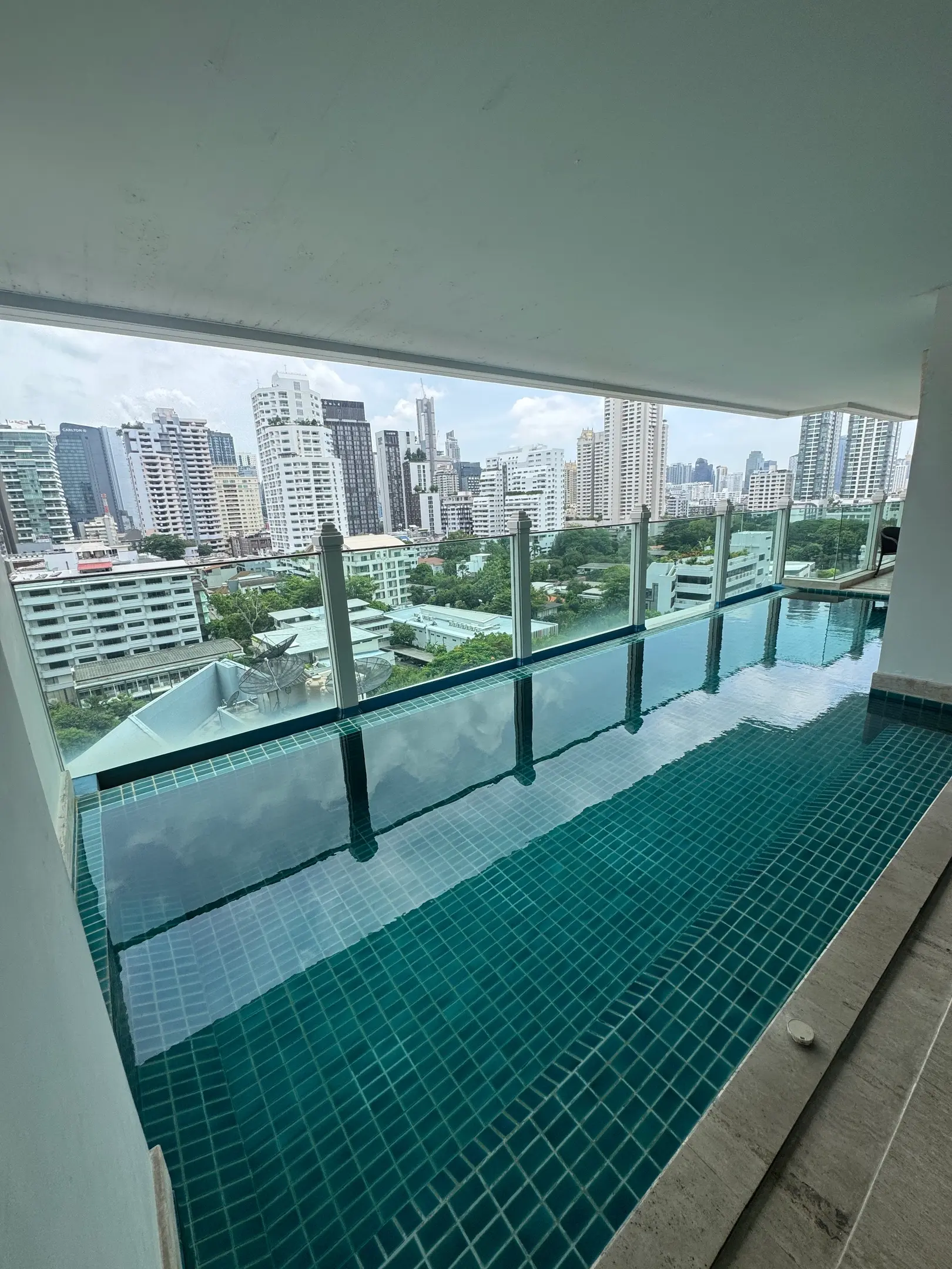 2 Bed/ 3 Bath Le Raffine 39