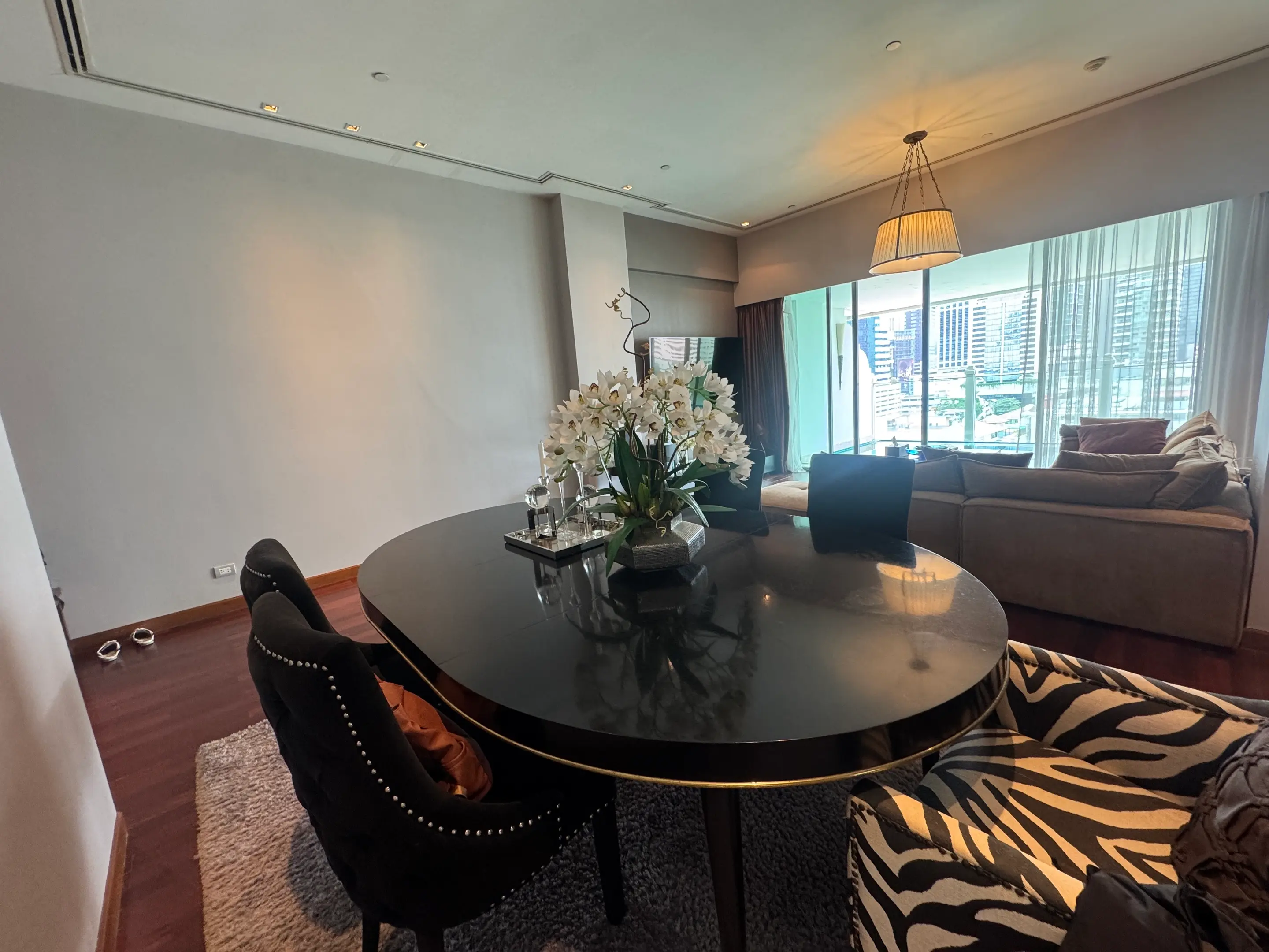2 Bed/ 3 Bath Le Raffine 39