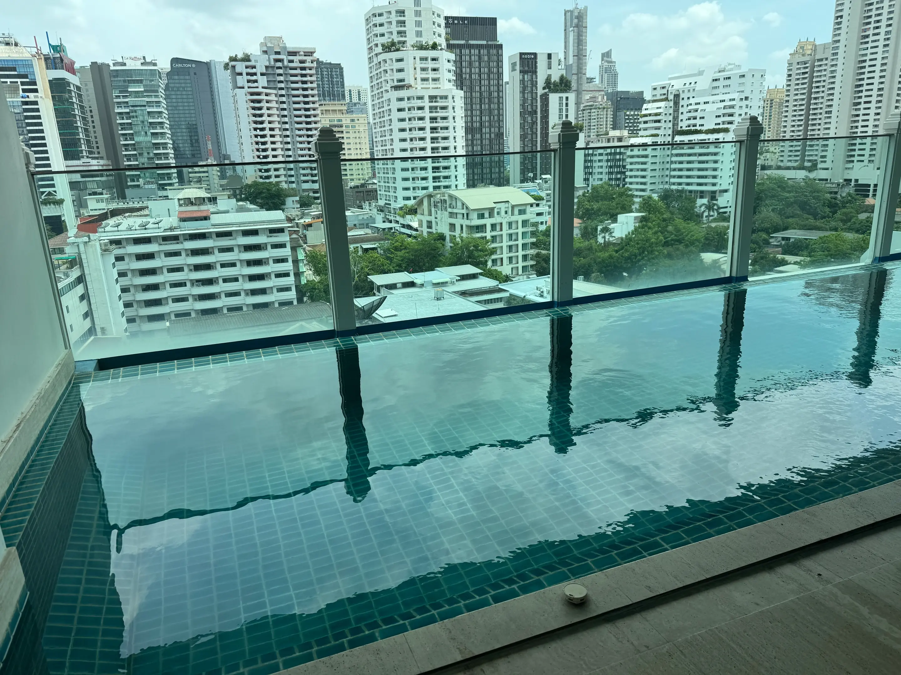 2 Bed/ 3 Bath Le Raffine 39
