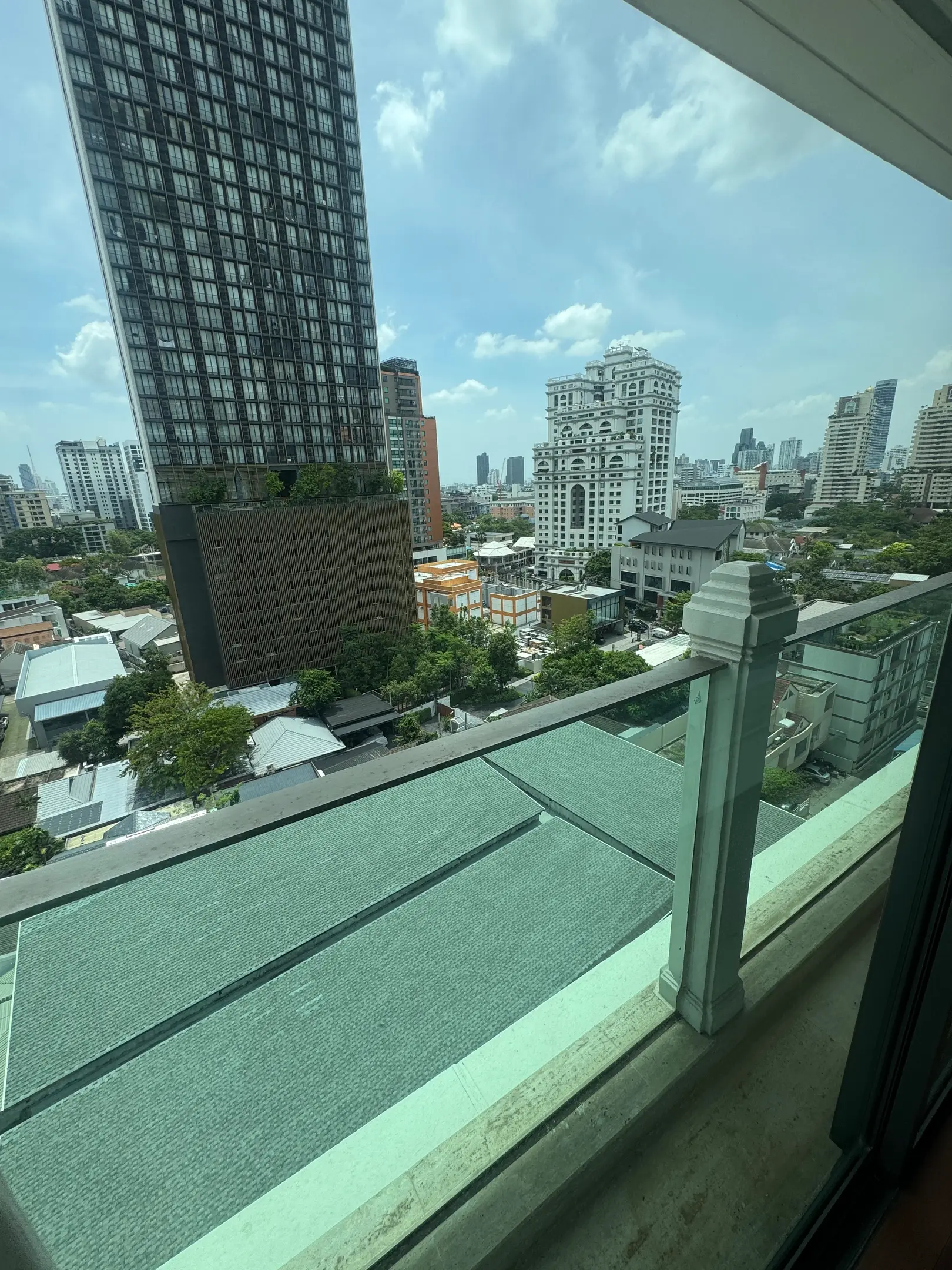 2 Bed/ 3 Bath Le Raffine 39