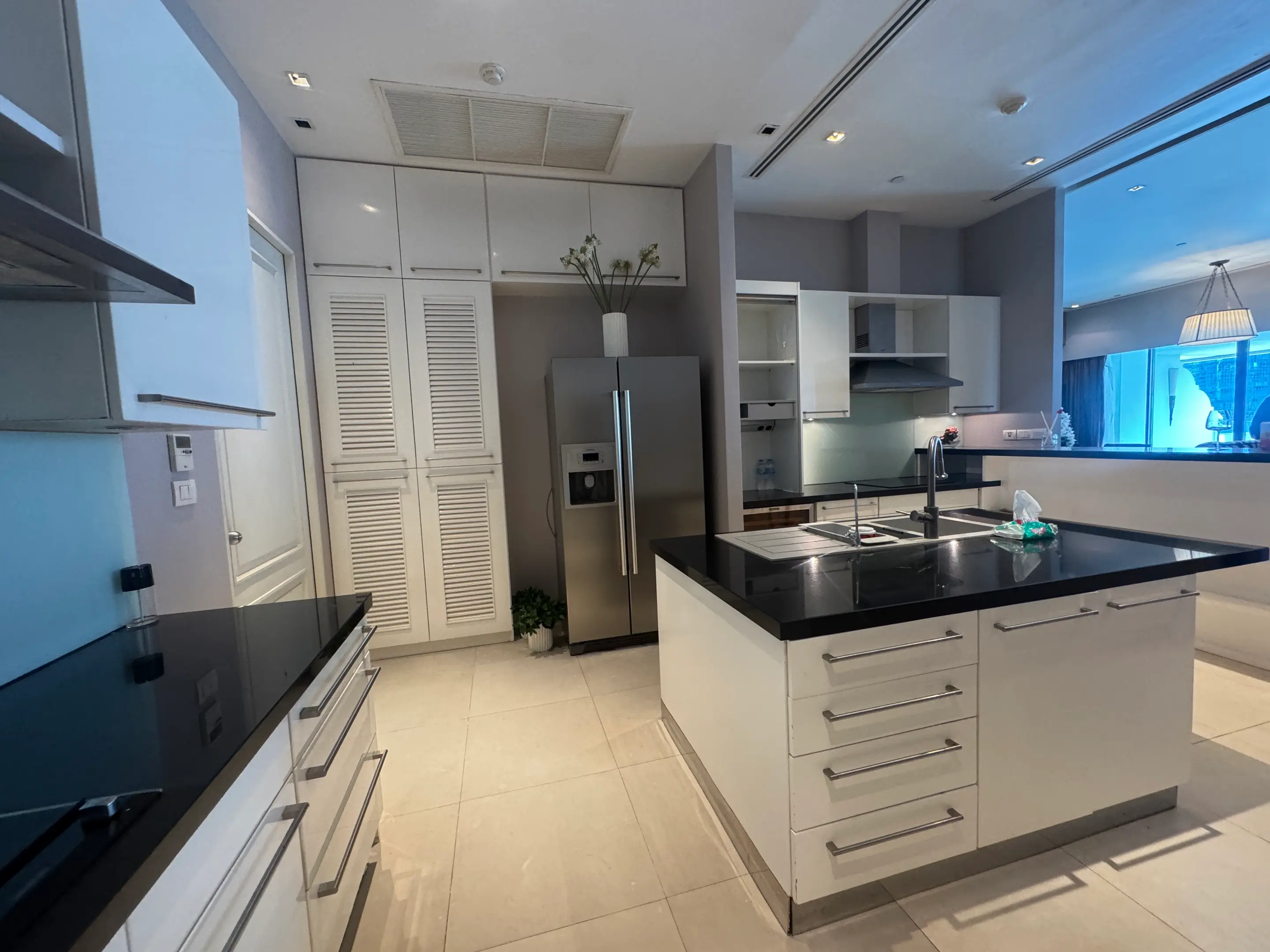2 Bed/ 3 Bath Le Raffine 39
