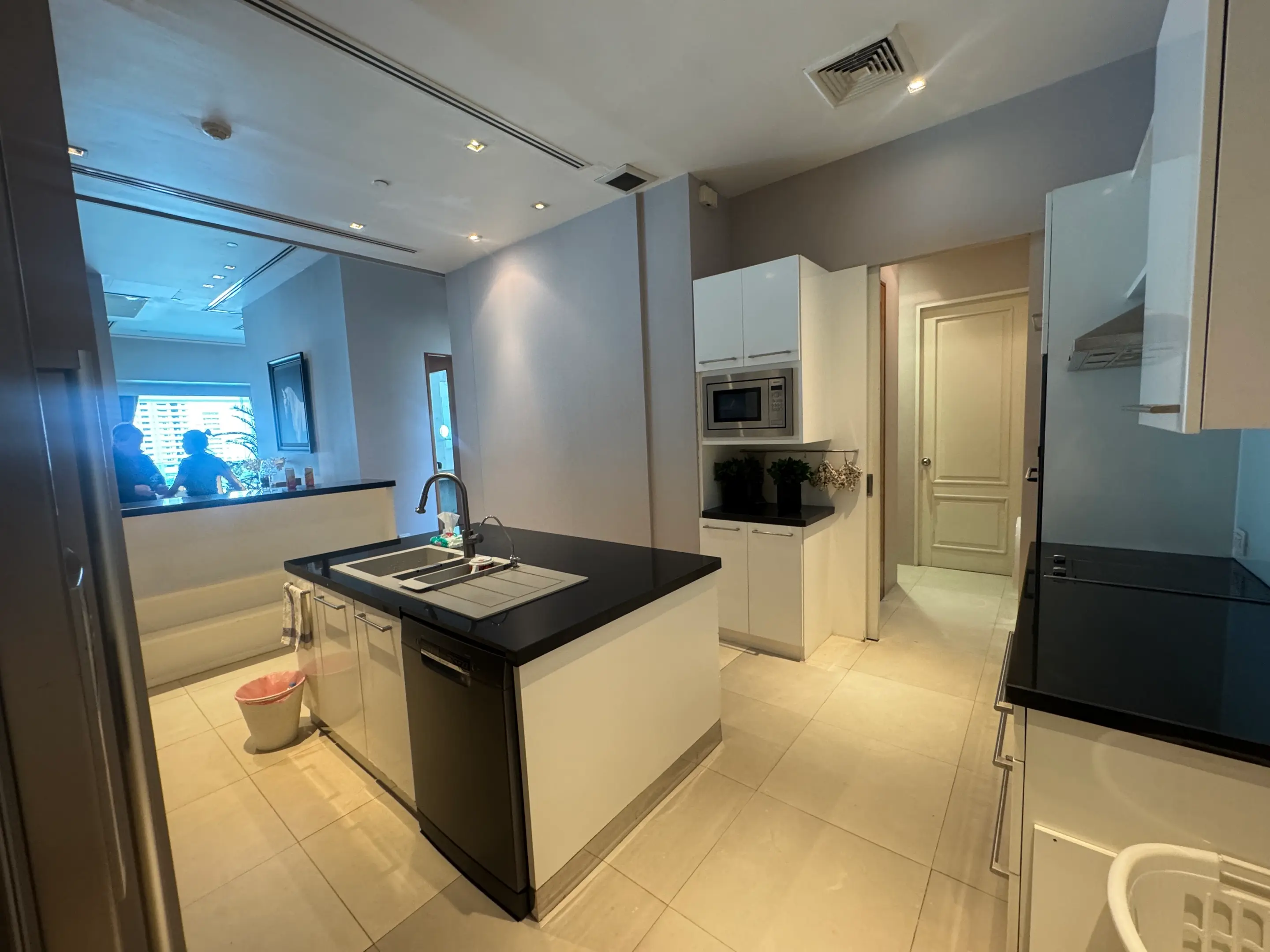 2 Bed/ 3 Bath Le Raffine 39