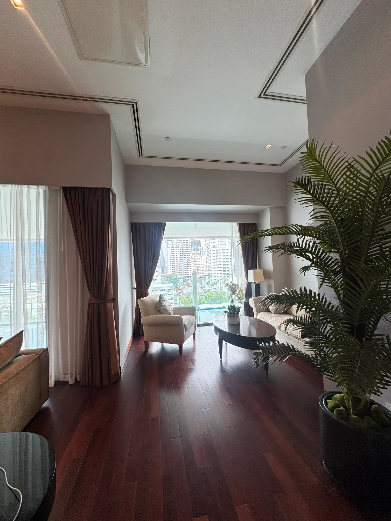 2 Bed/ 3 Bath Le Raffine 39