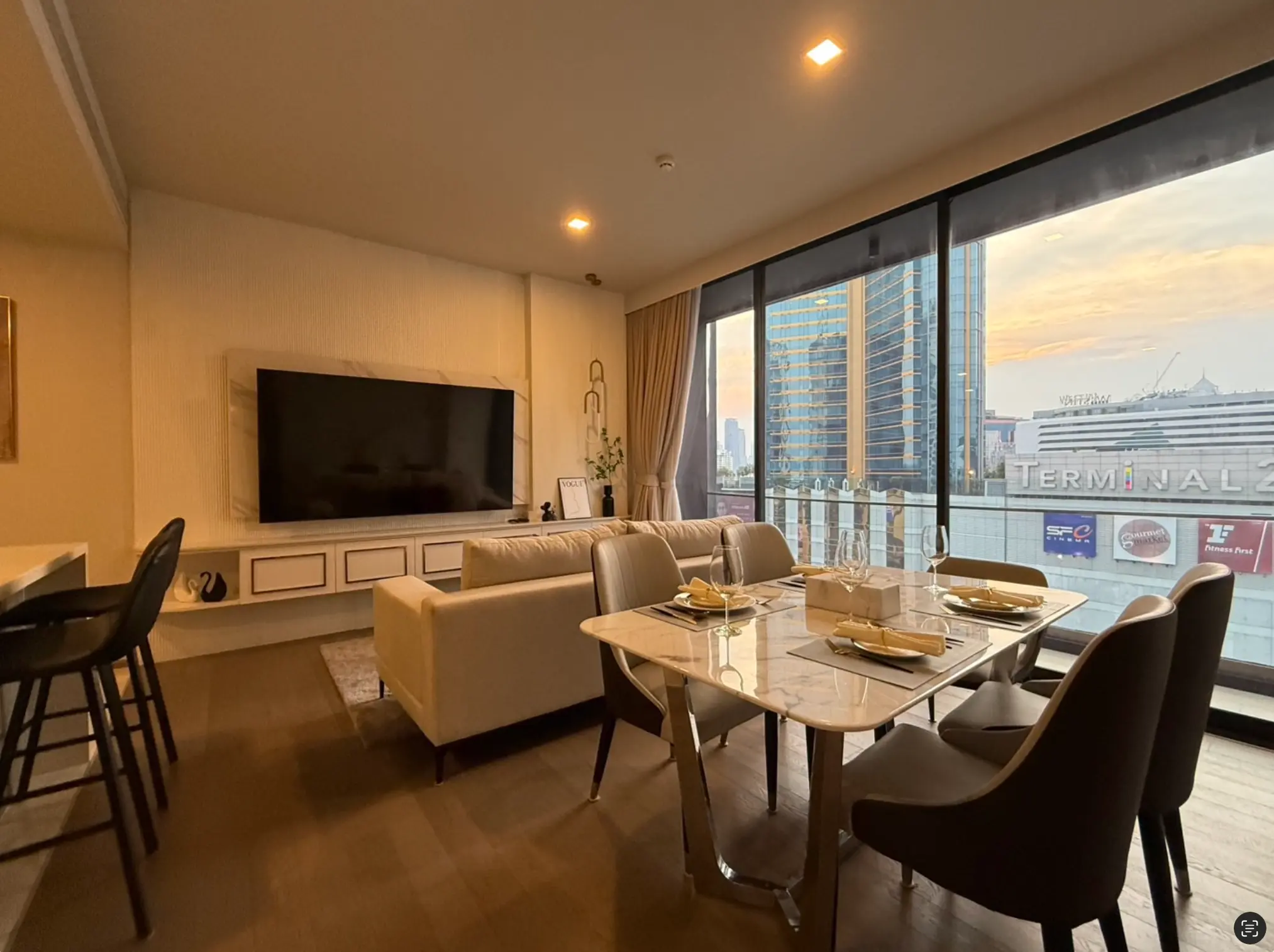 2 Bed/ 2 Bath Celes Asoke