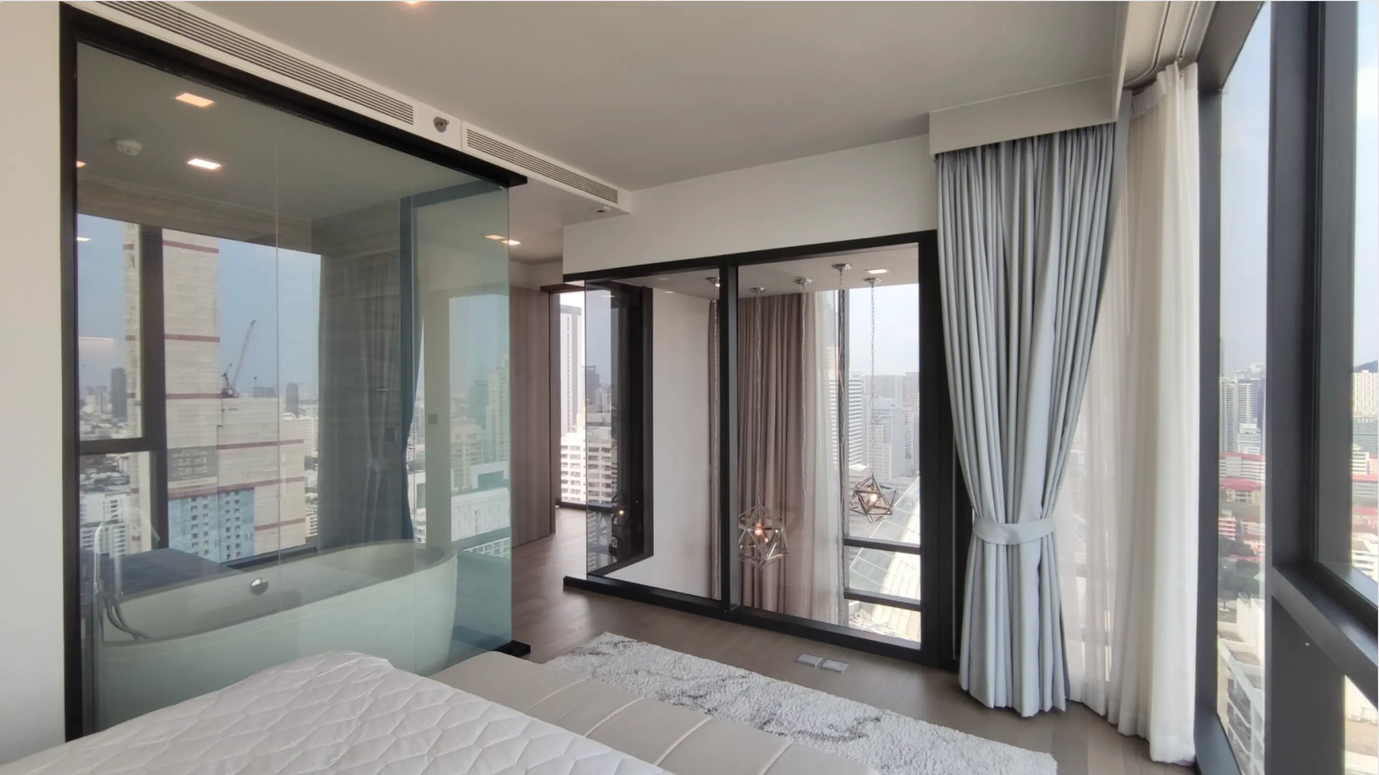 2 Bed/ 2 Bath Duplex Celes Asoke