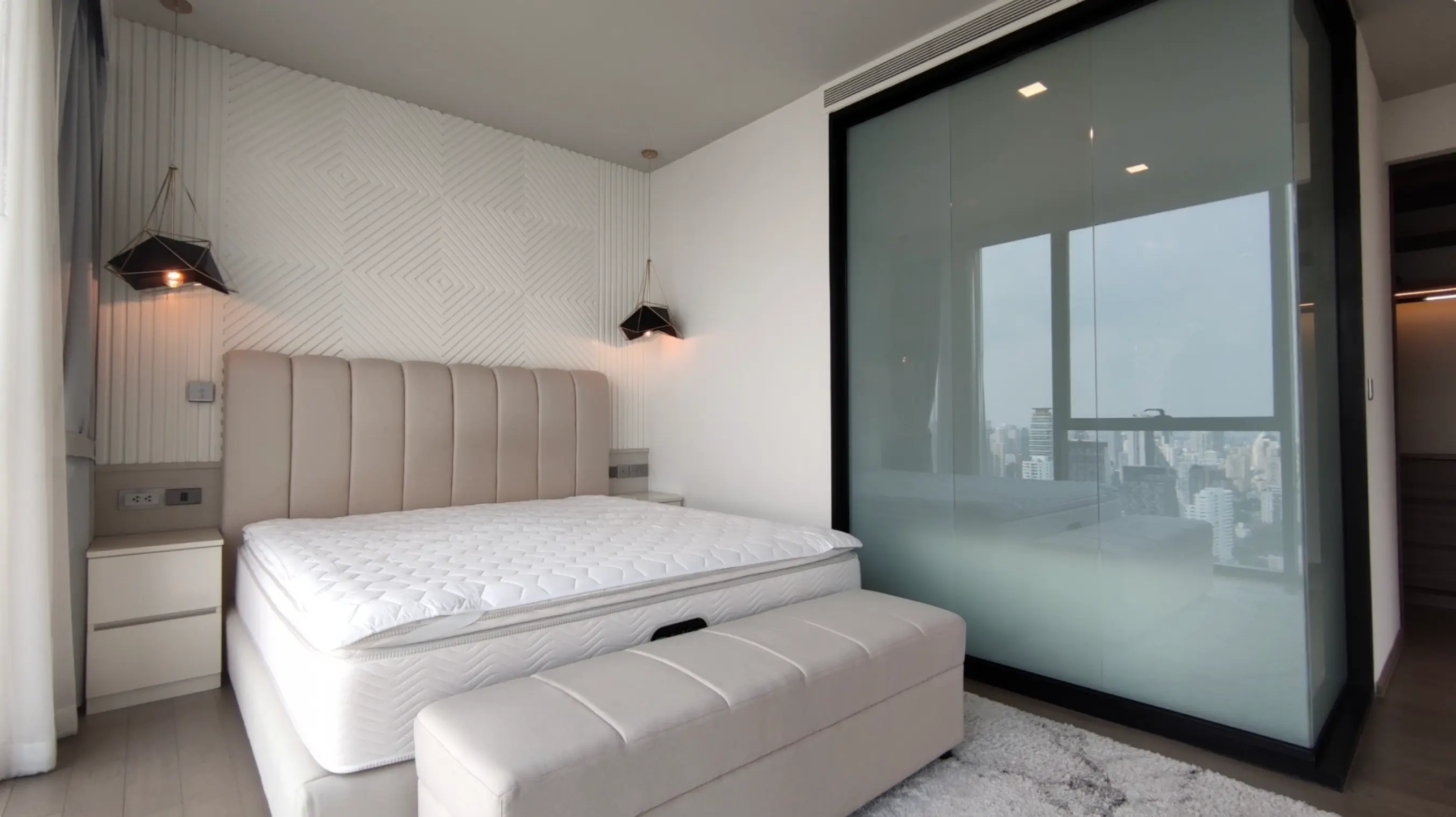 2 Bed/ 2 Bath Duplex Celes Asoke