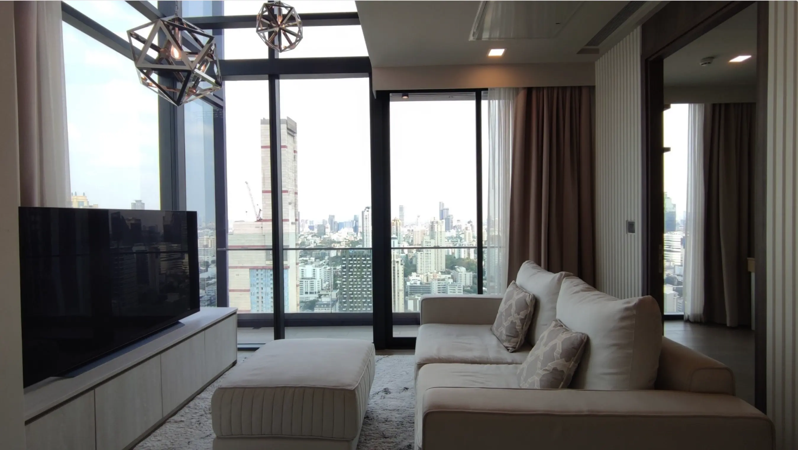 2 Bed/ 2 Bath Duplex Celes Asoke