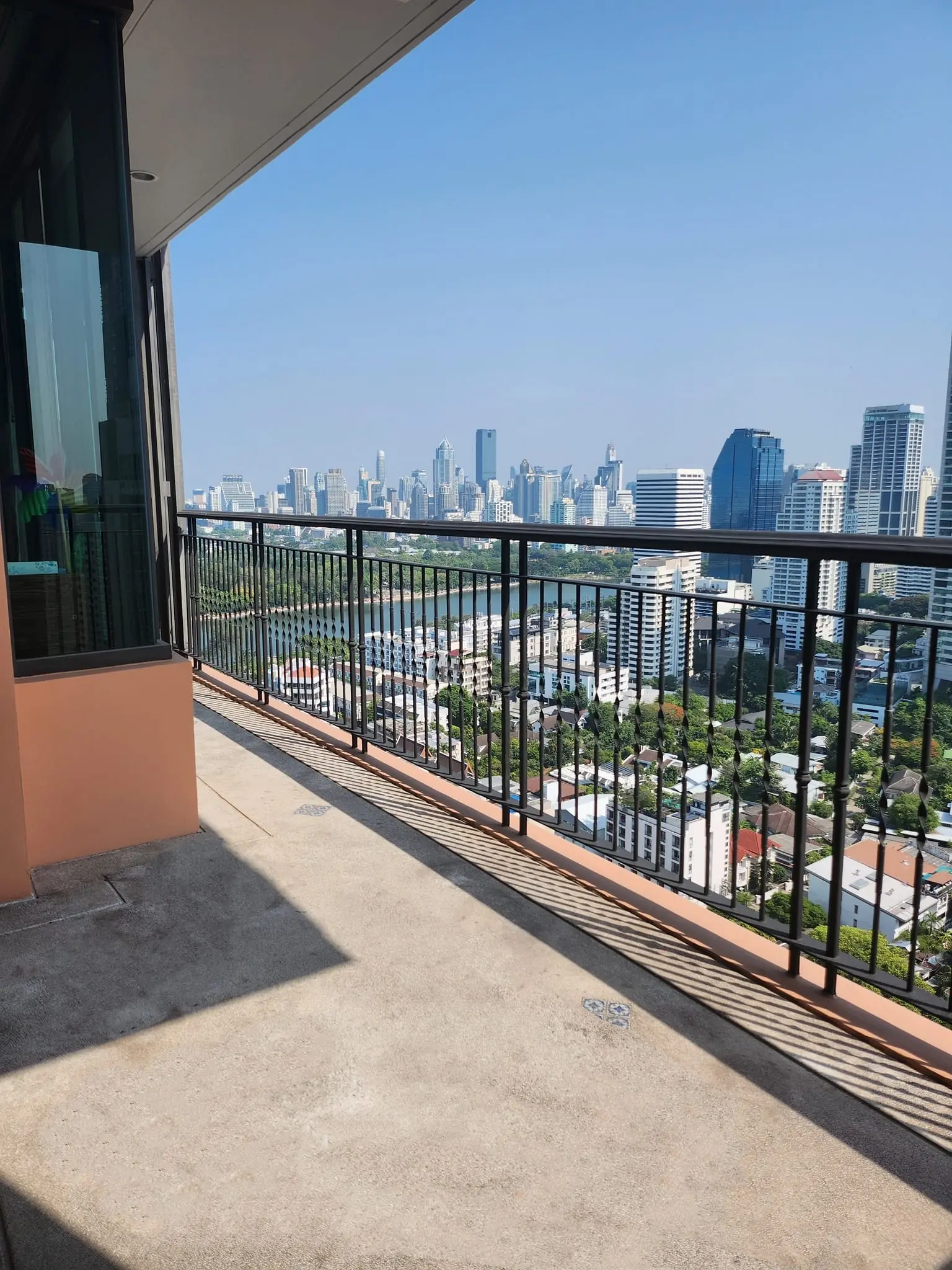 2 Bed/ 3 Bath Aguston Sukhumvit 22