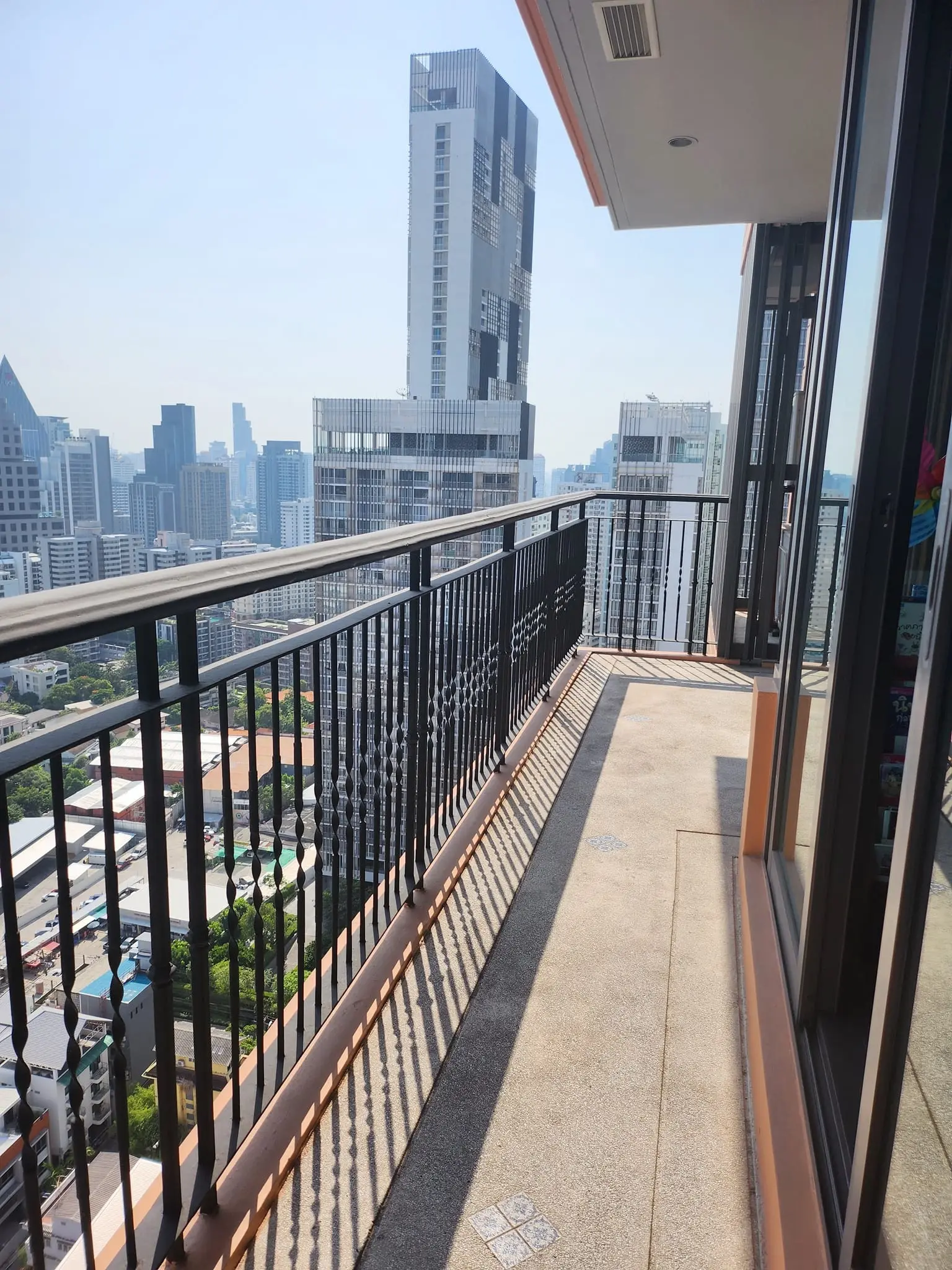 2 Bed/ 3 Bath Aguston Sukhumvit 22