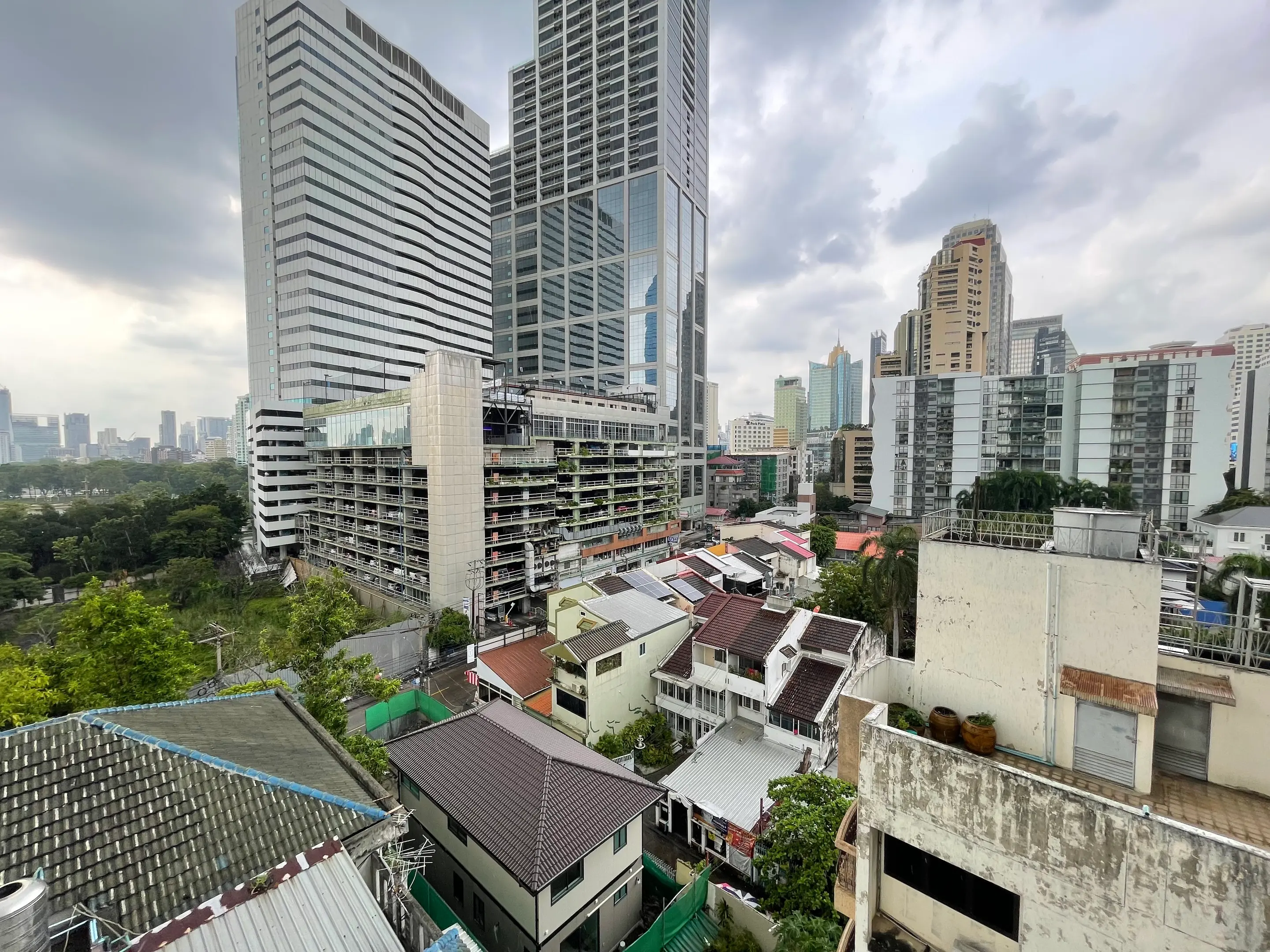 1 Bed/ 2 Bath Lake Avenue 