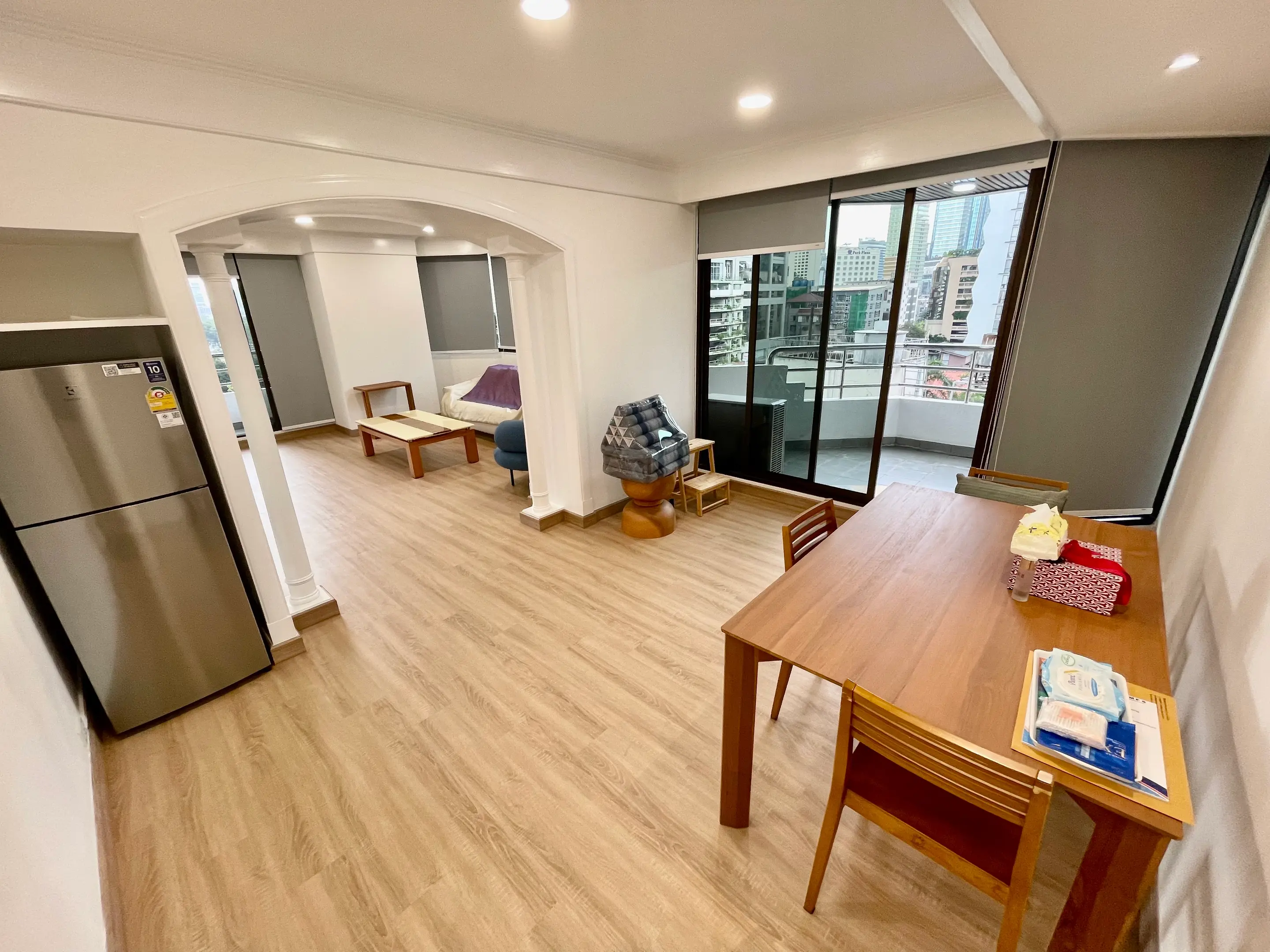 1 Bed/ 2 Bath Lake Avenue 