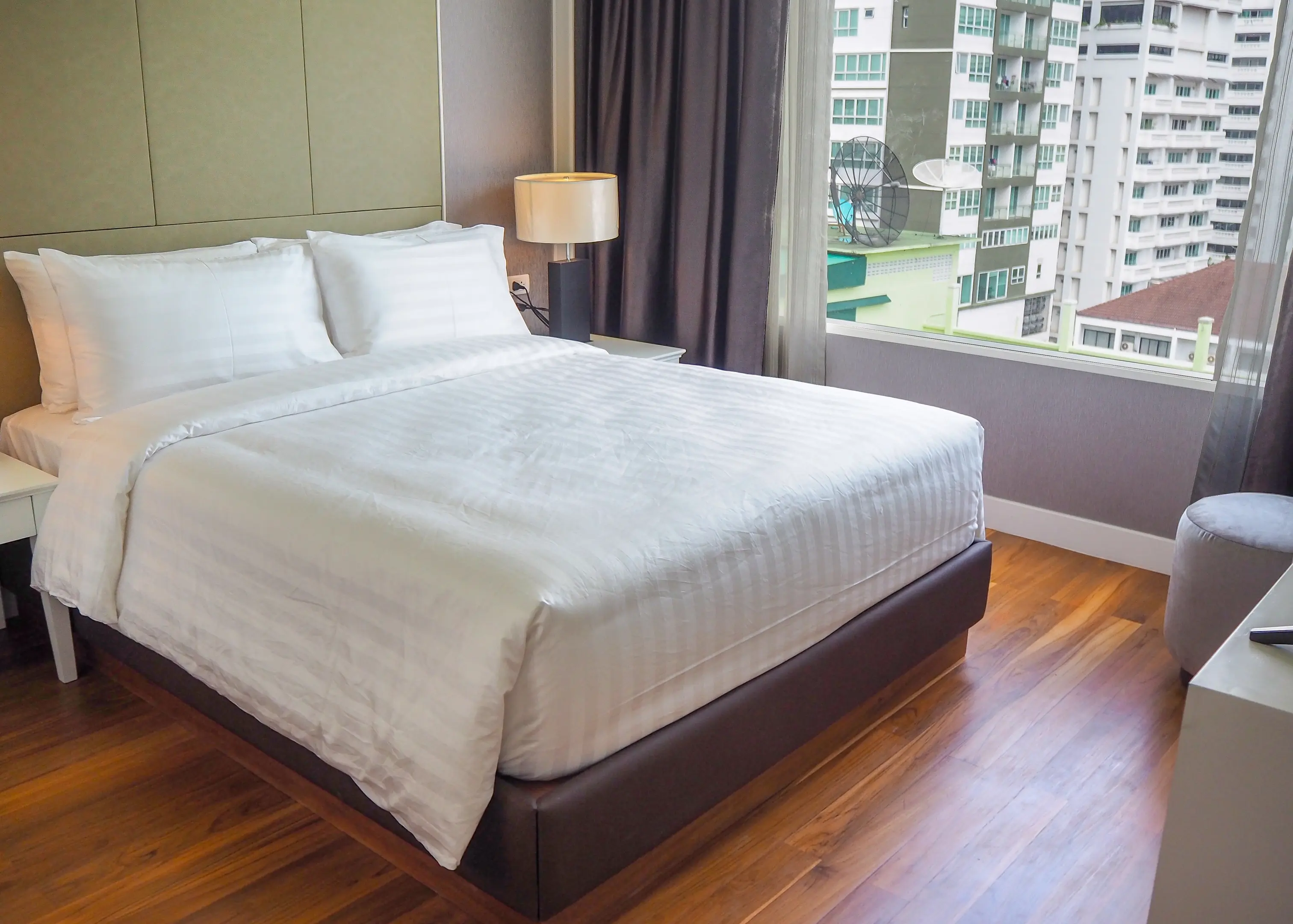 3 Bed/ 4 Bath Wilshire Condominium