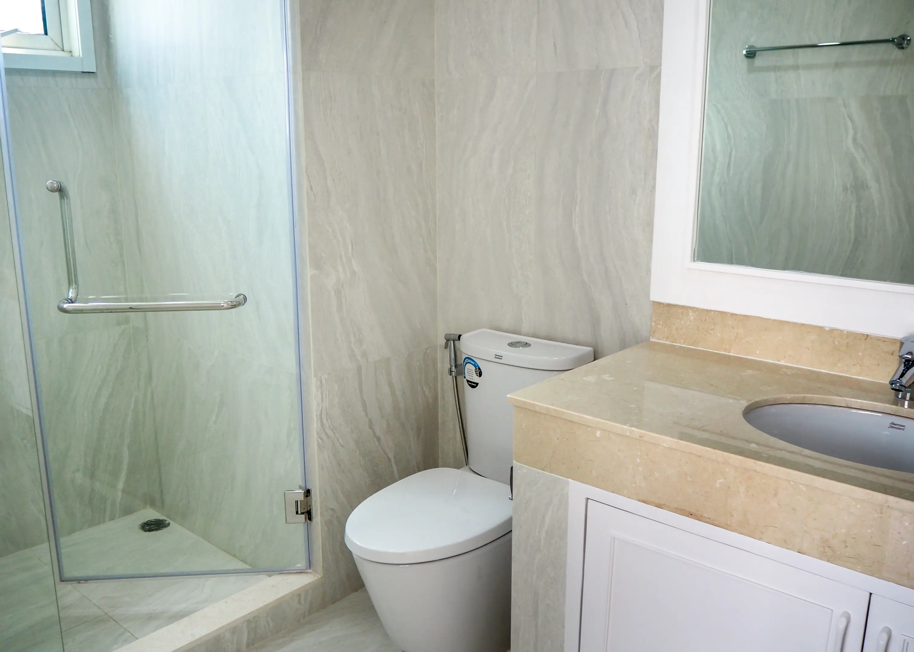 3 Bed/ 4 Bath Wilshire Condominium