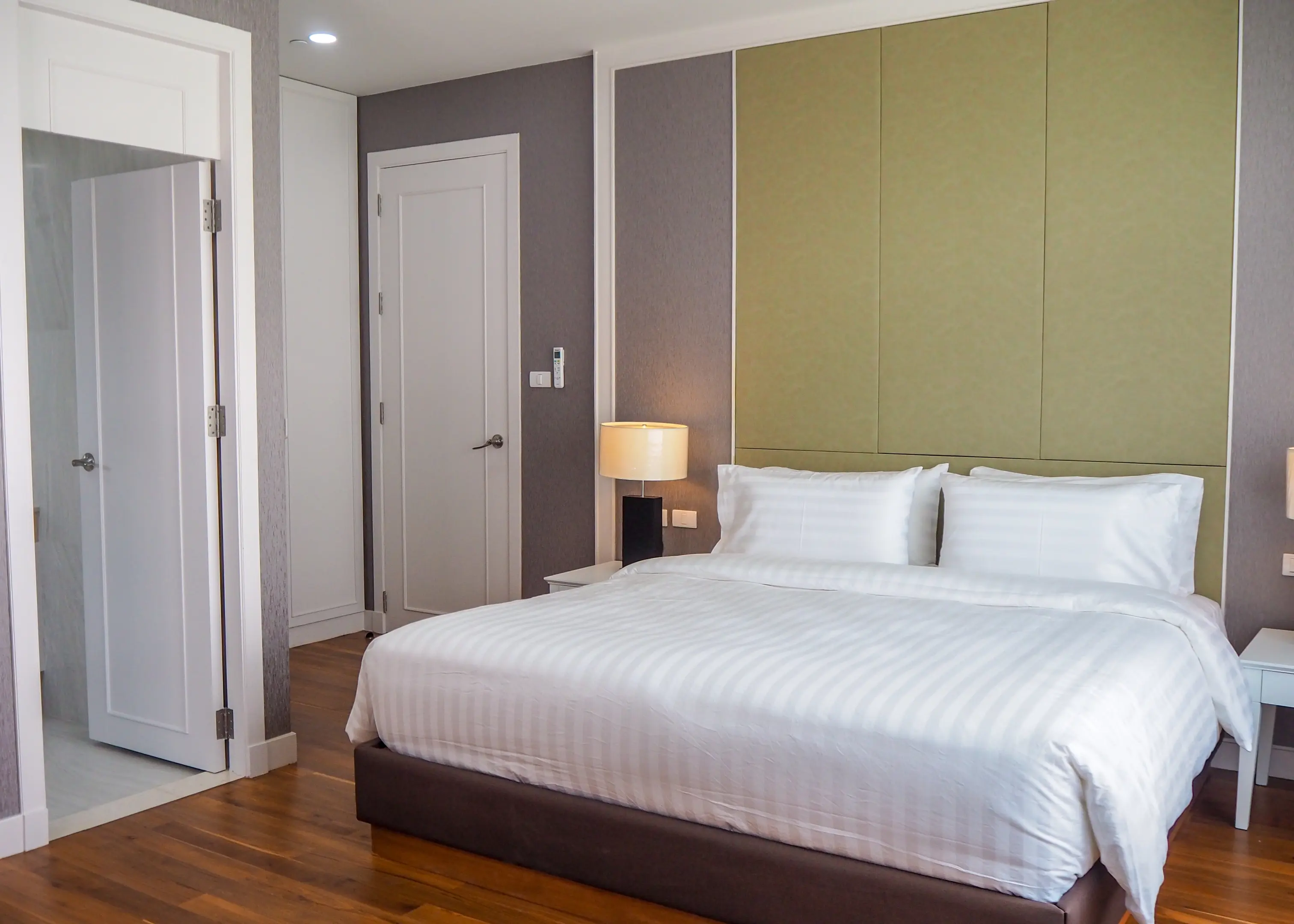 3 Bed/ 4 Bath Wilshire Condominium