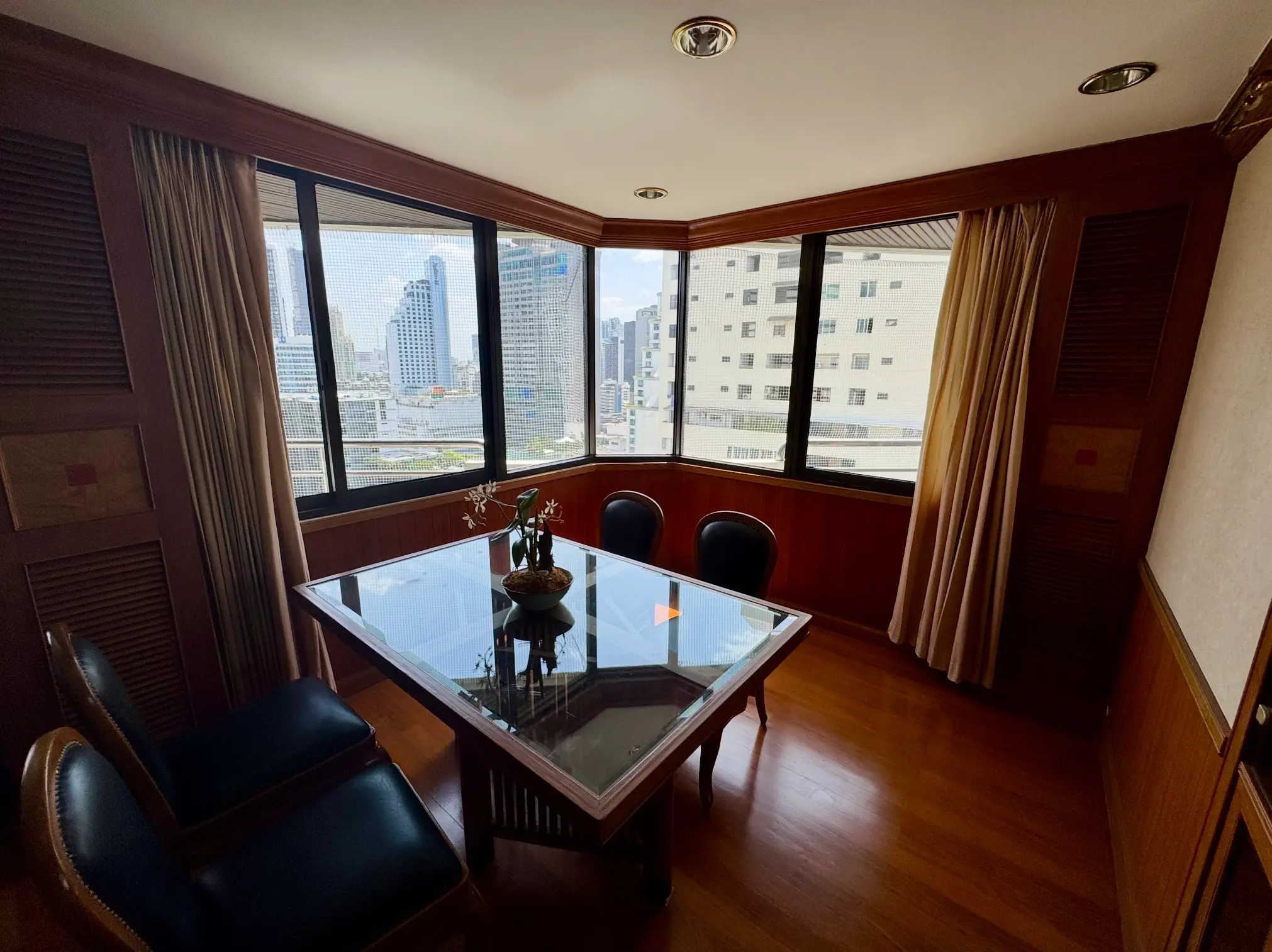 2 Bed/ 2 Bath Lake Avenue 