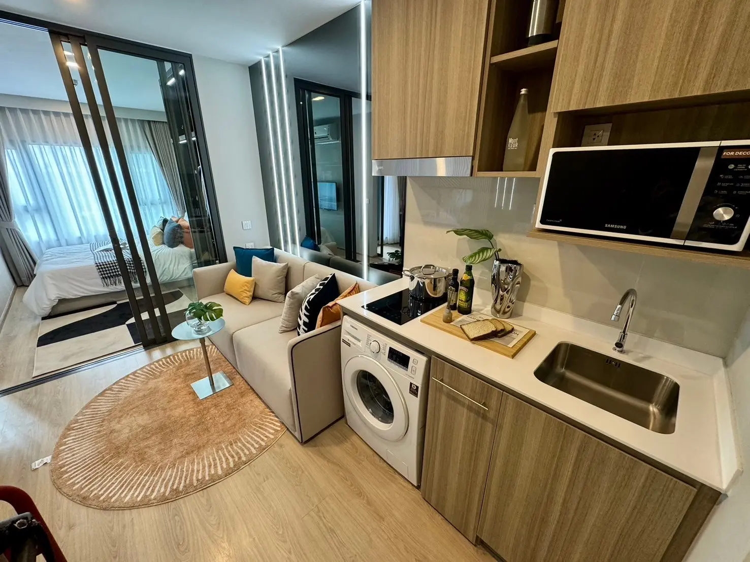 1 Bed/ 1 Bath Life Rama 4 – Asoke