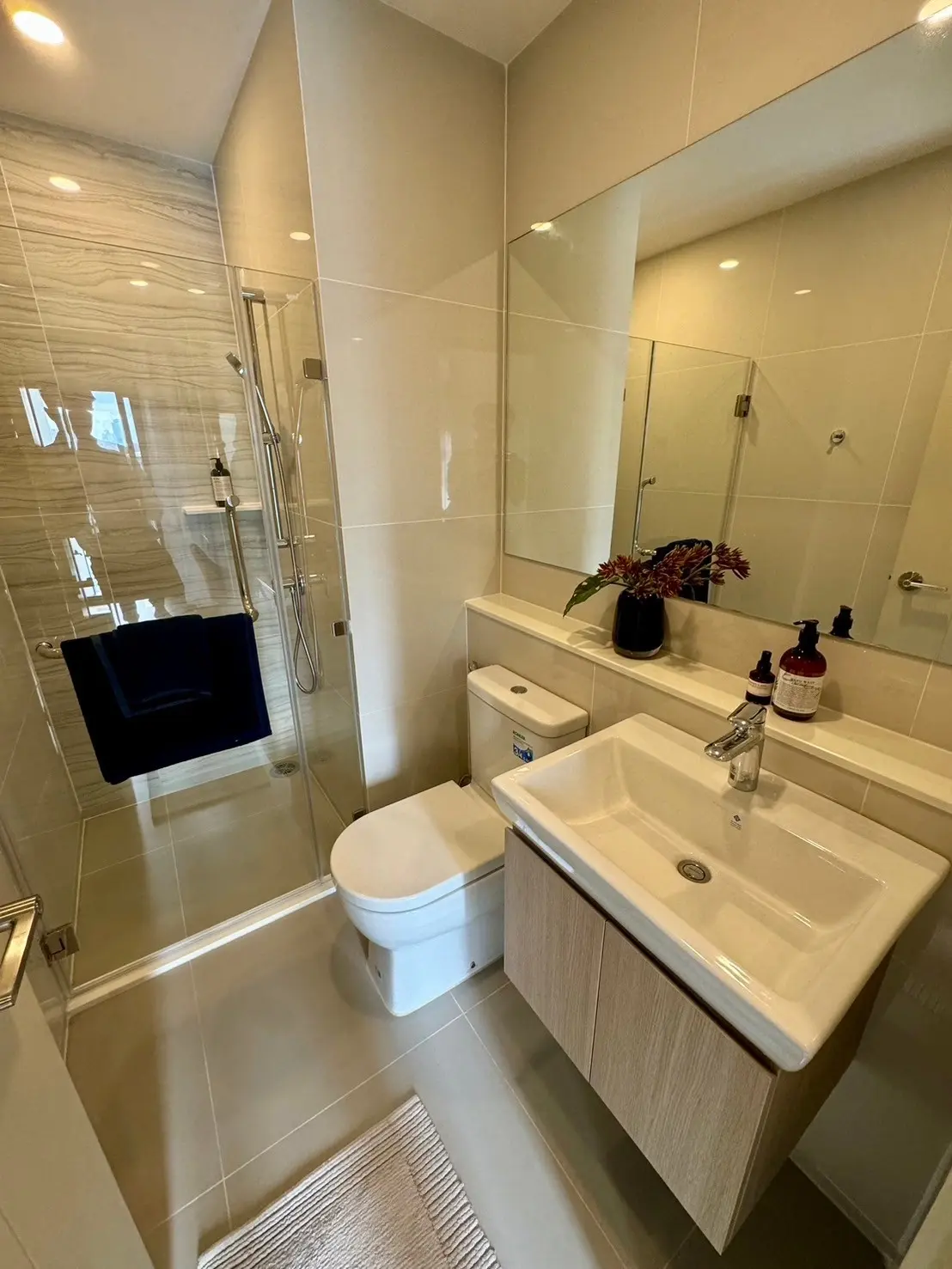1 Bed/ 1 Bath Life Rama 4 – Asoke