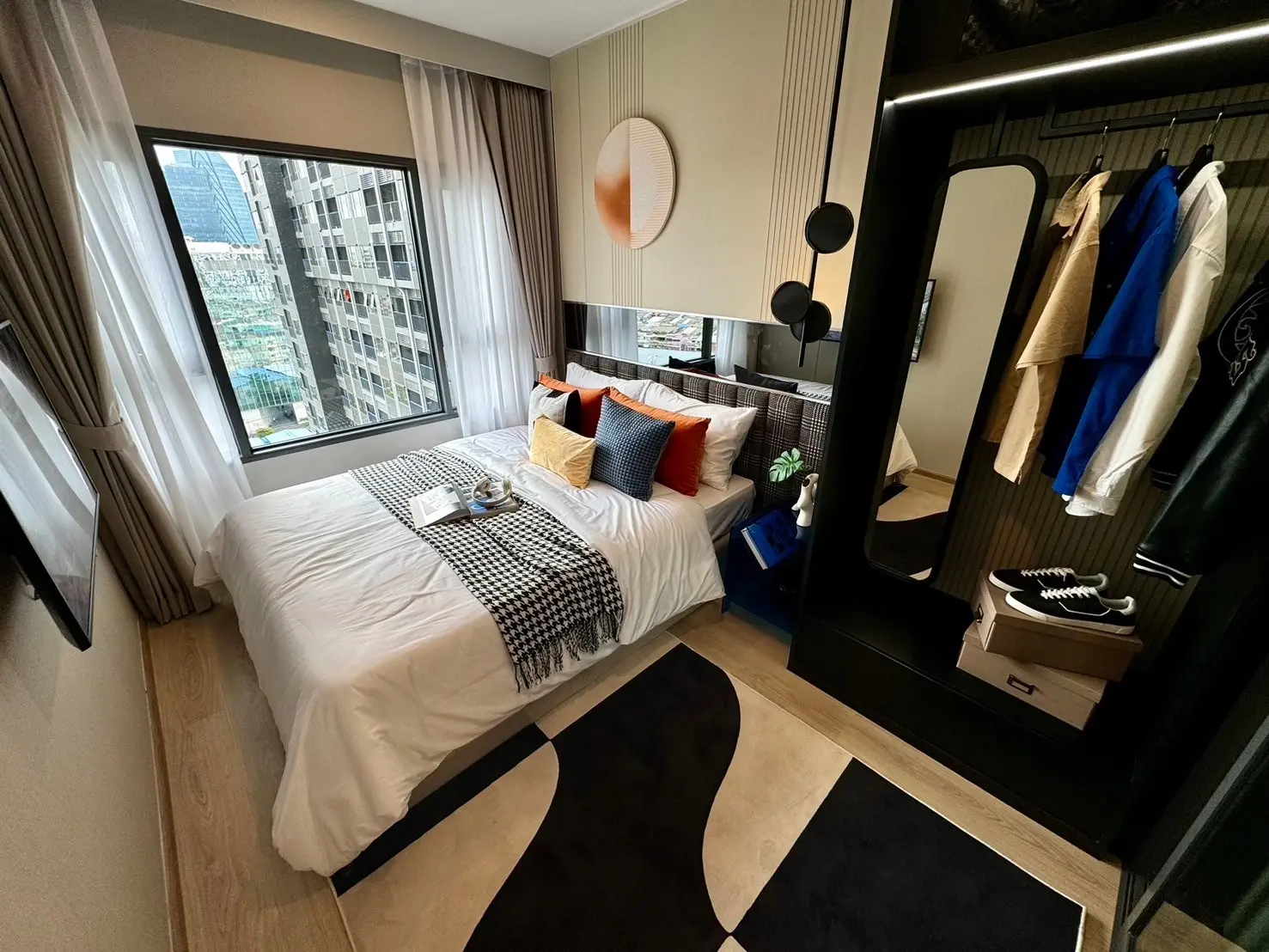 1 Bed/ 1 Bath Life Rama 4 – Asoke