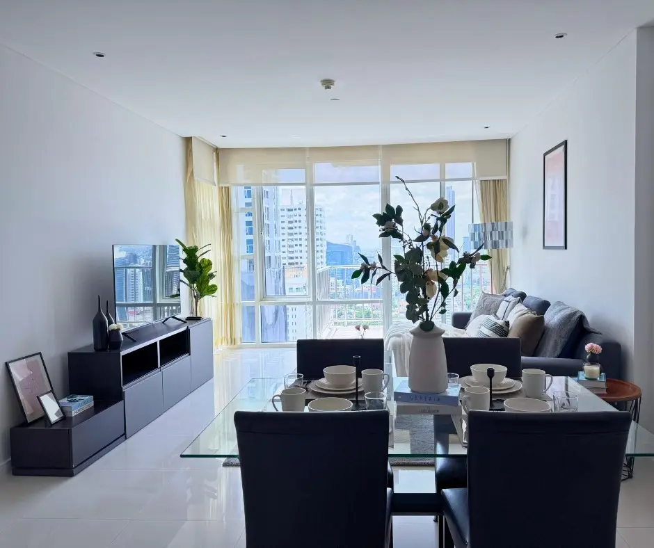 2 Bed/ 2 Bath Fullerton Sukhumvit 