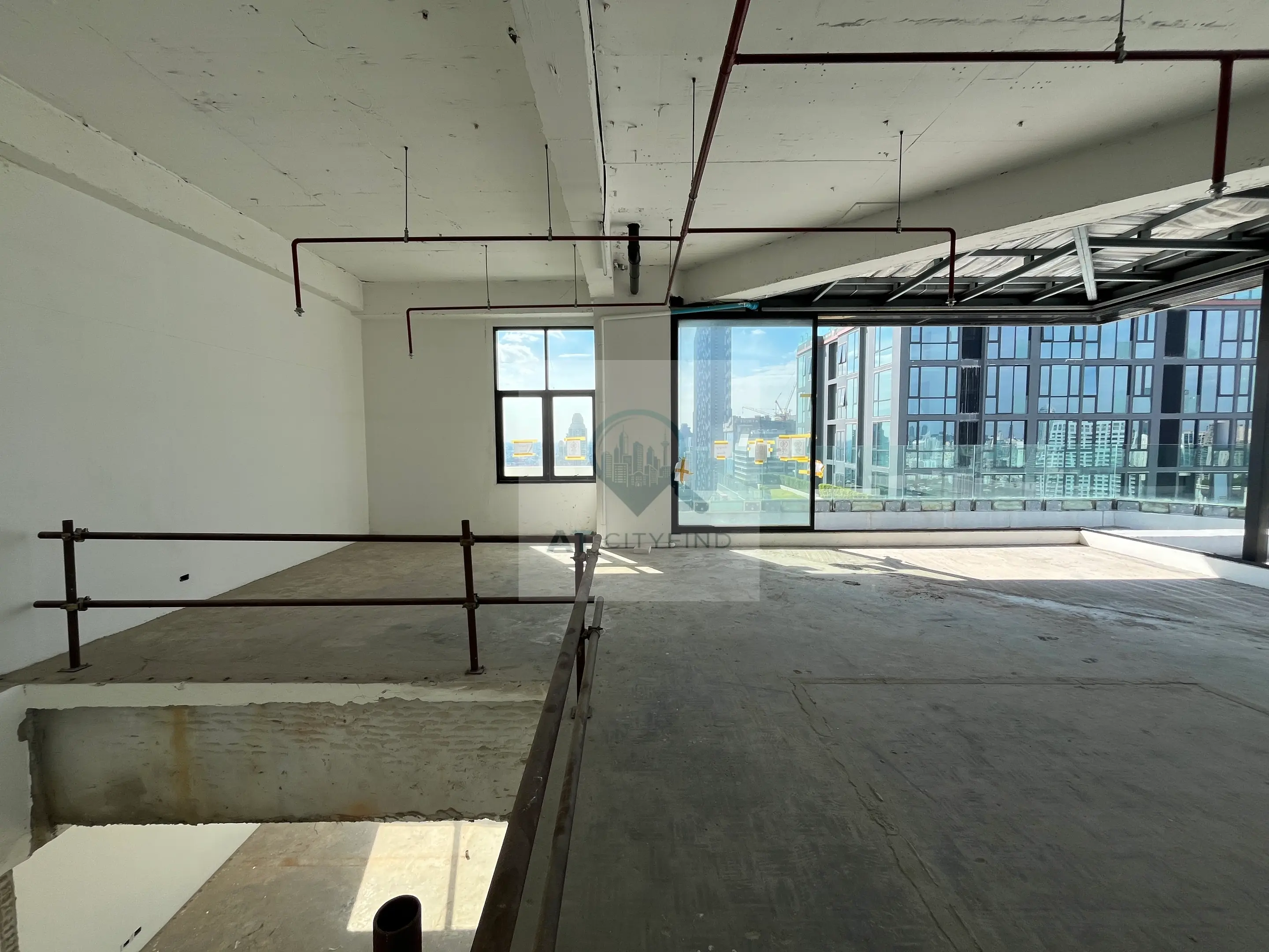 Bare-Shell Penthouse Sathorn Gardens 