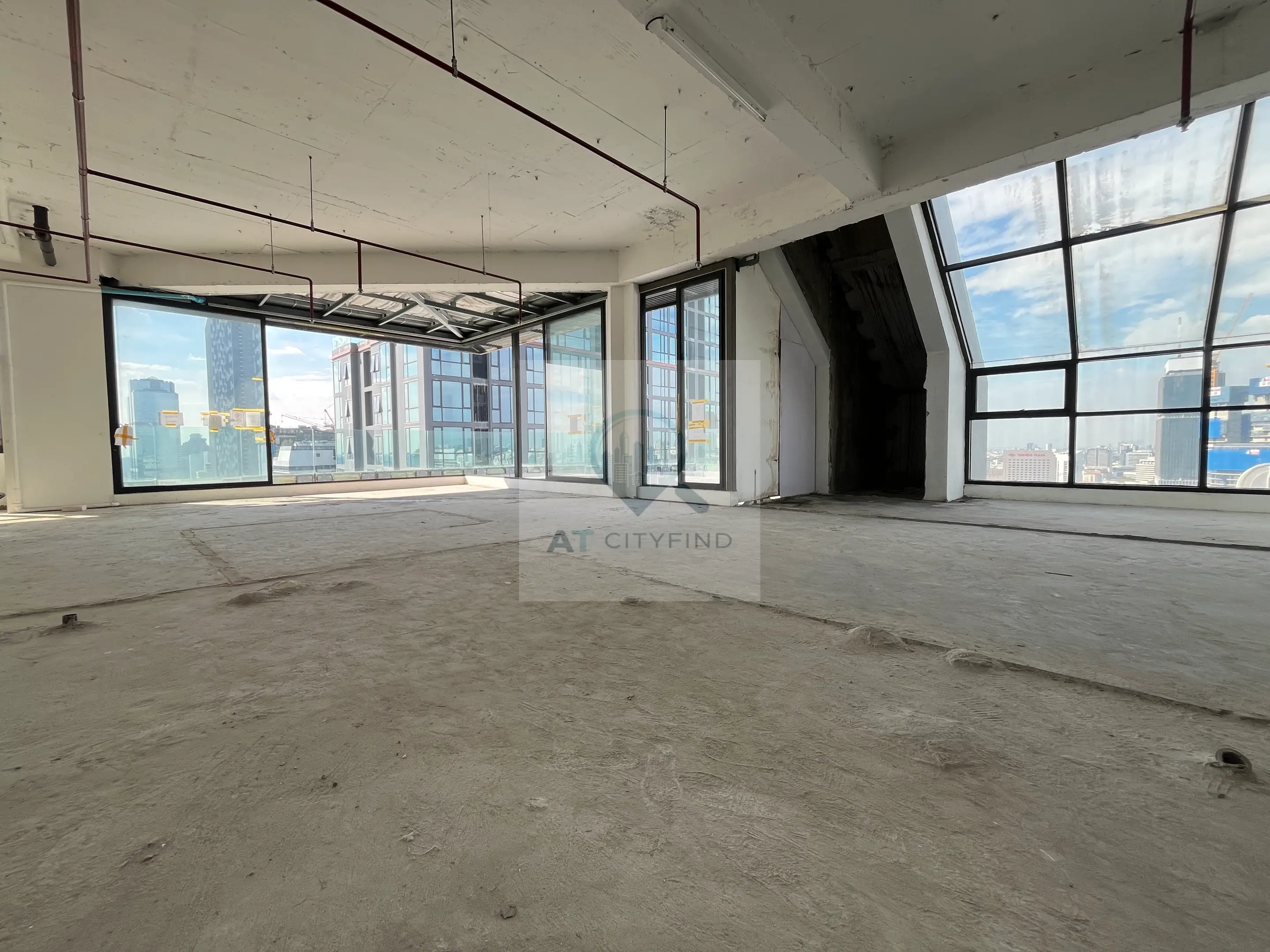 Bare-Shell Penthouse Sathorn Gardens 