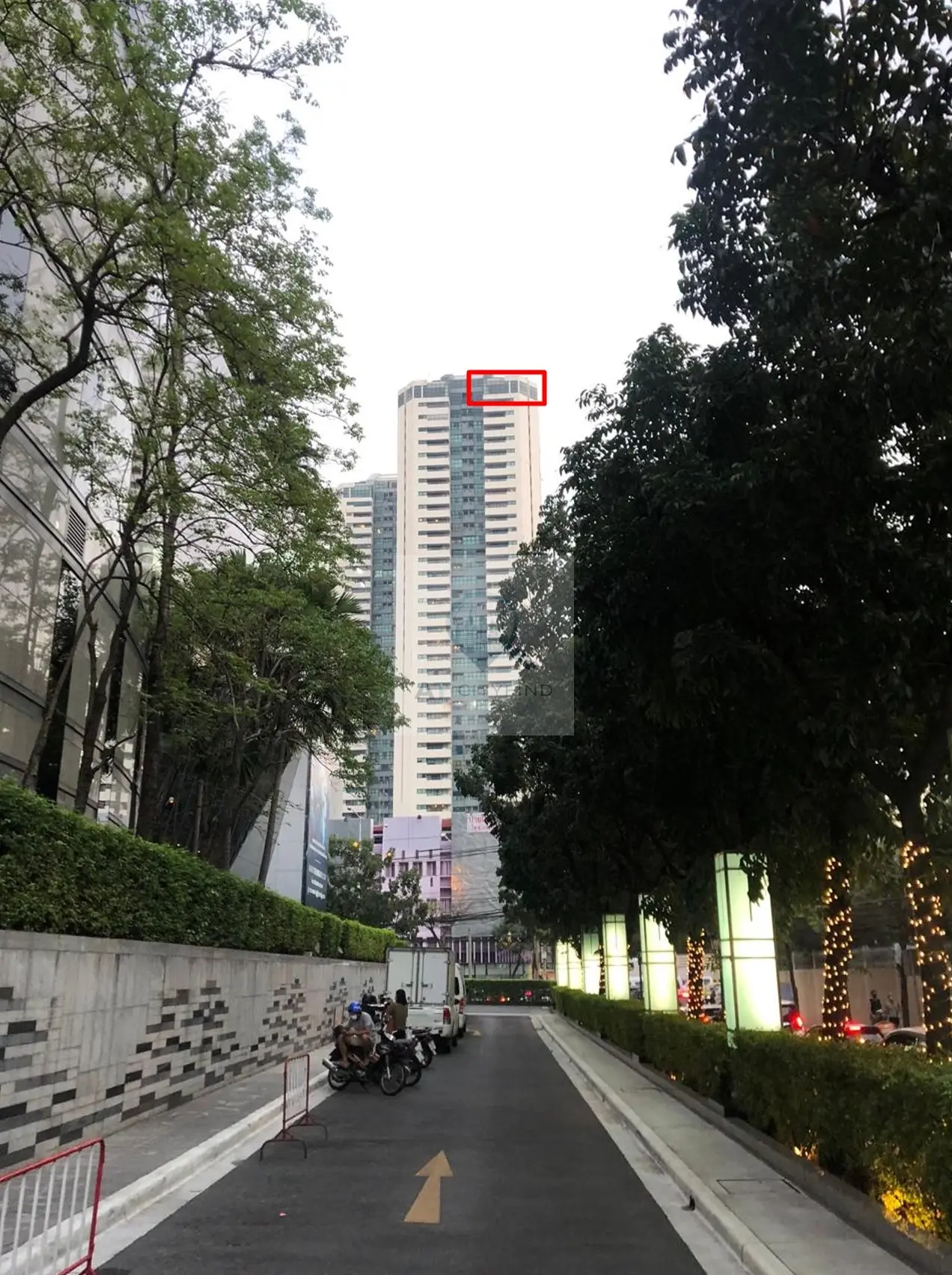 Bare-Shell Penthouse Sathorn Gardens 
