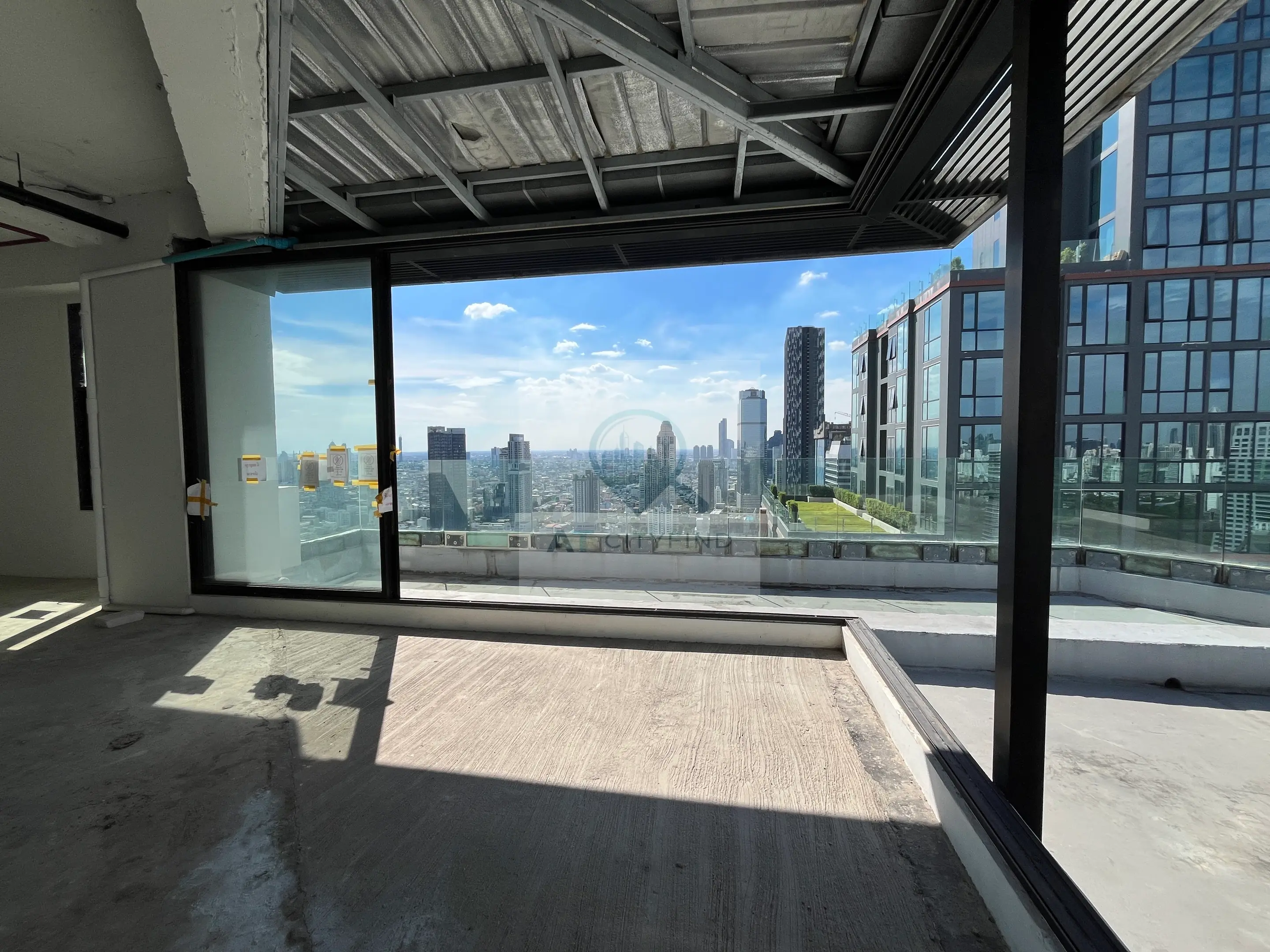 Bare-Shell Penthouse Sathorn Gardens 