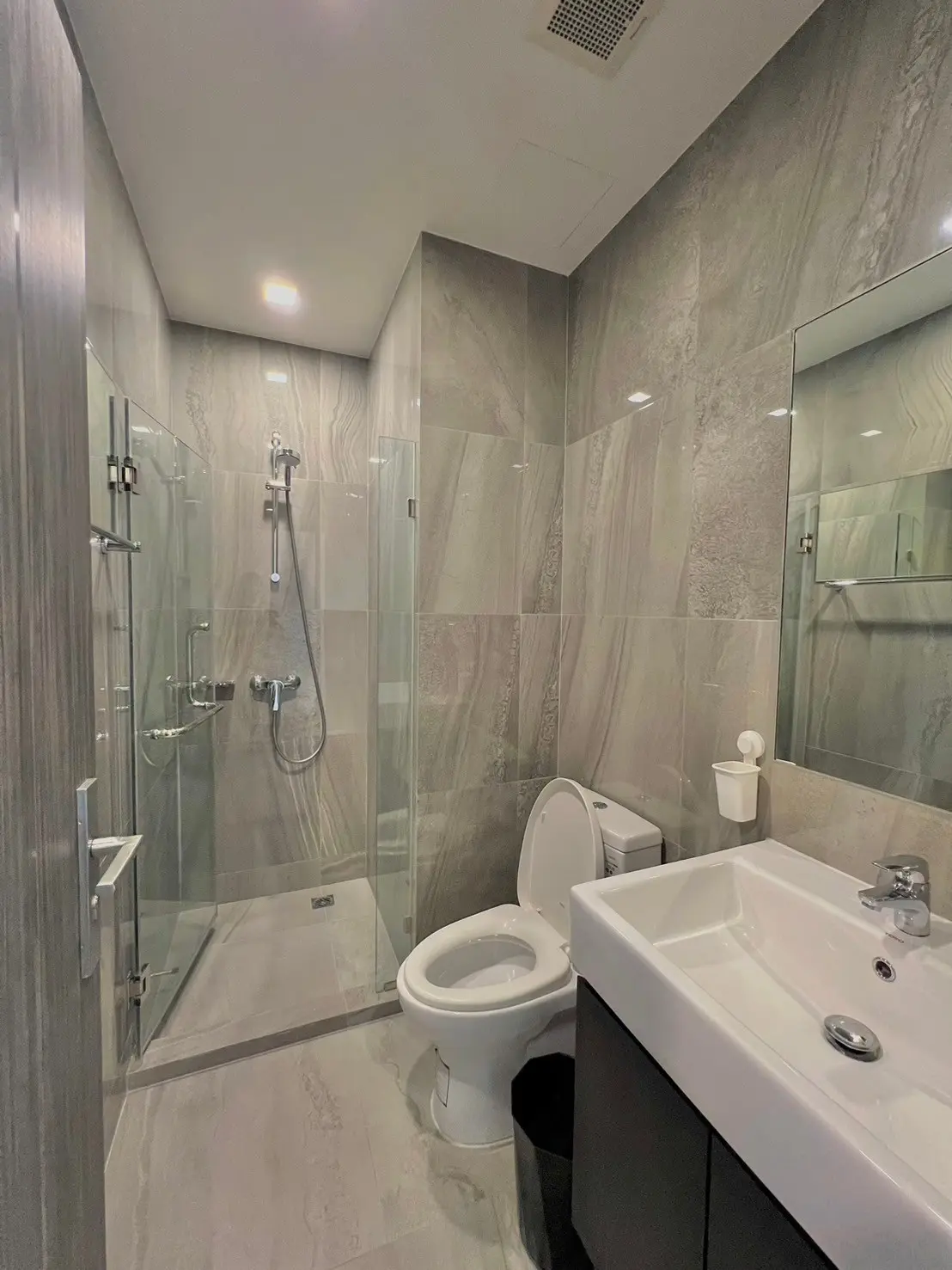 2 Bedrooms/ 2 Bathrooms Q Prasarnmit – Sukhumvit 31 