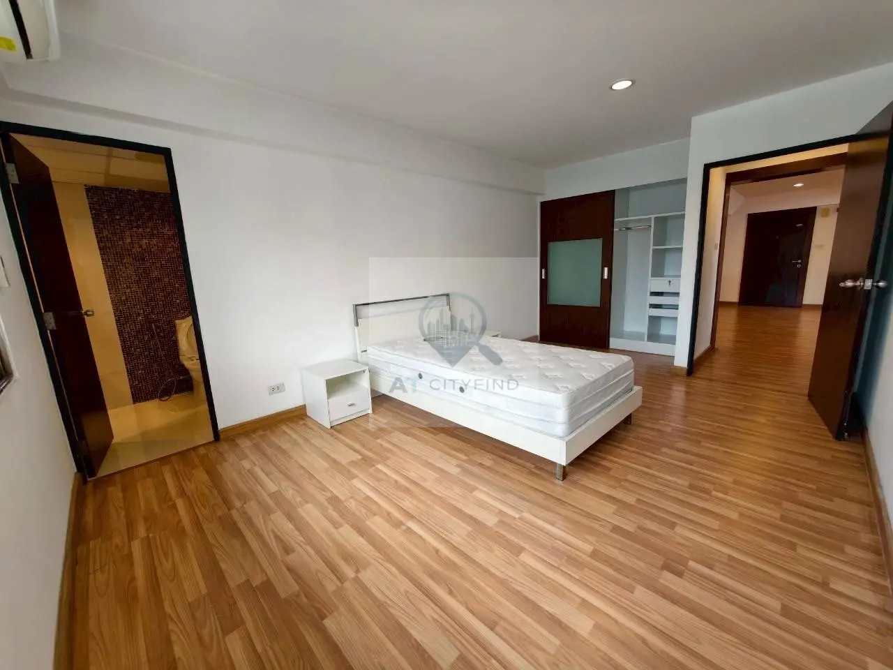 3 Bed/ 4 Bath Pet friendly Apartment Prem Mansion