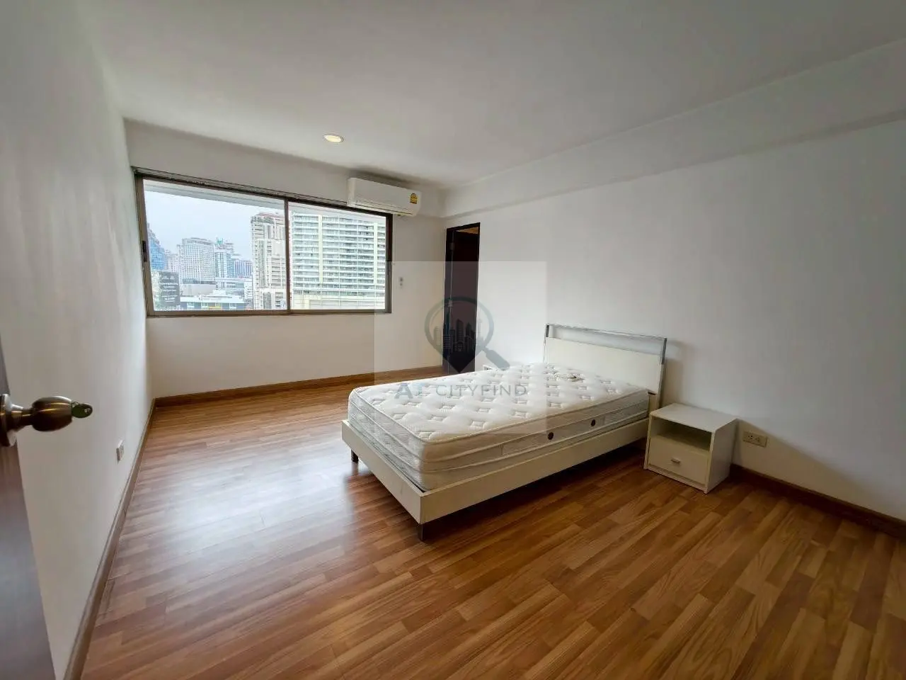 3 Bed/ 4 Bath Pet friendly Apartment Prem Mansion