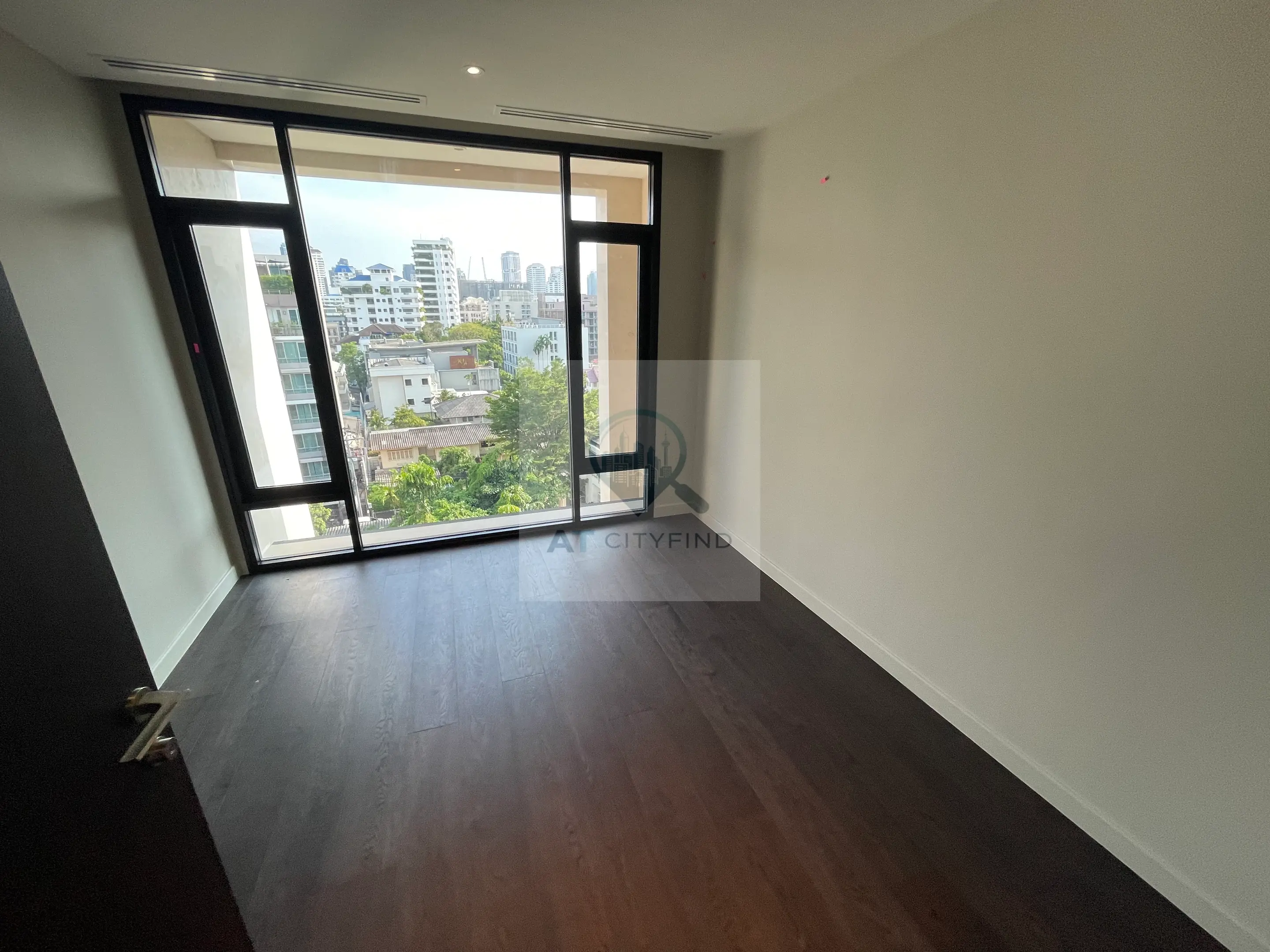 3 Bed/ 3 Bath Nivati Thonglor