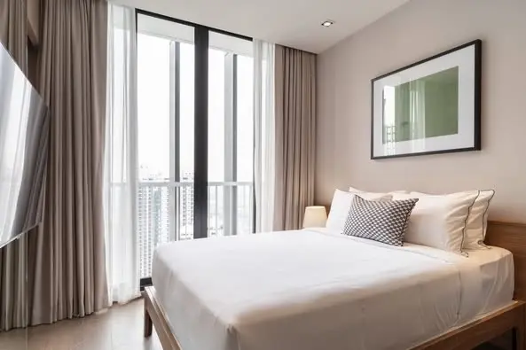 1 Bed/ 1 Bath Park Origin Phrom Phong