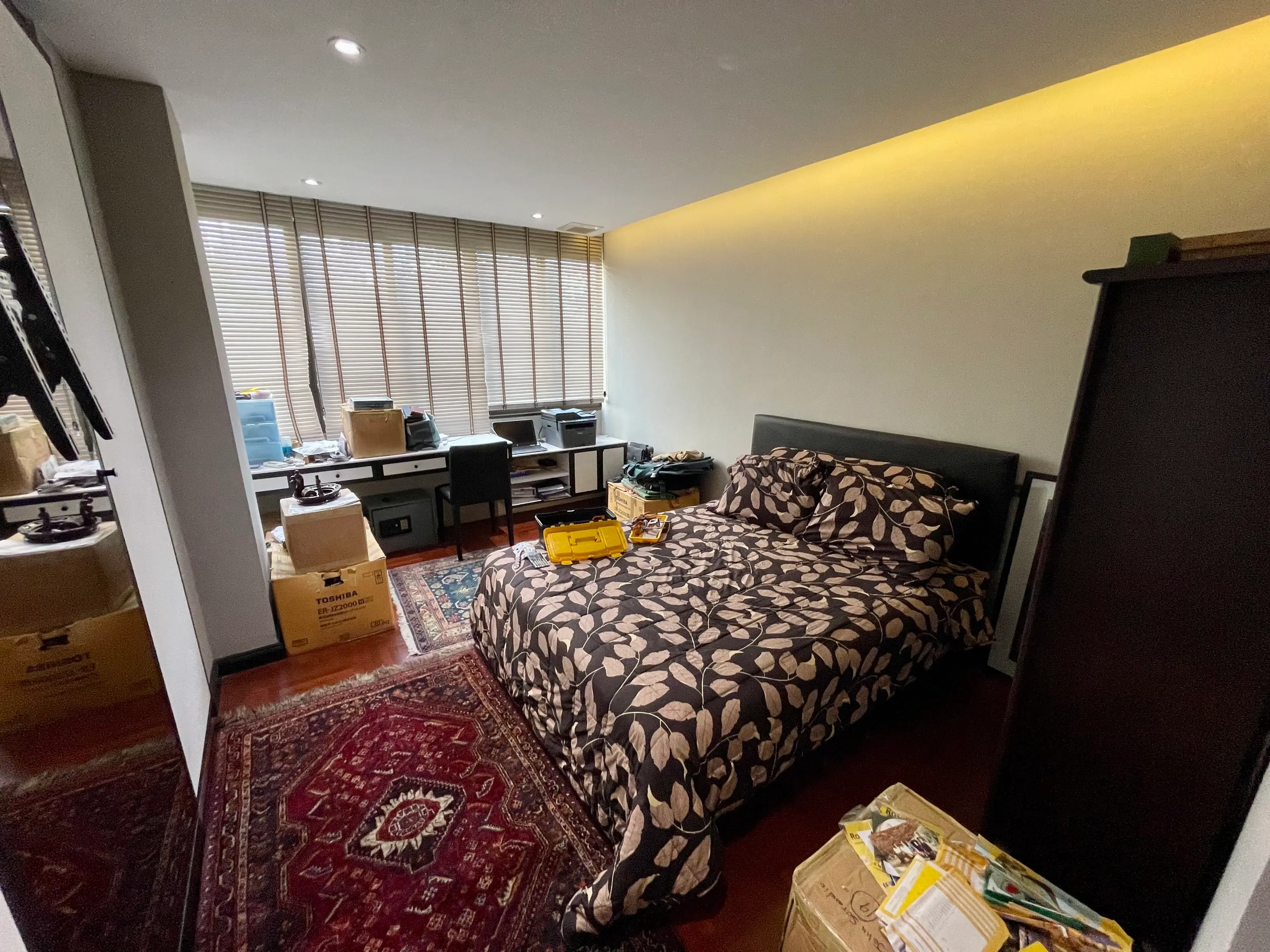 2 Bed/ 2 Bath Lake Avenue