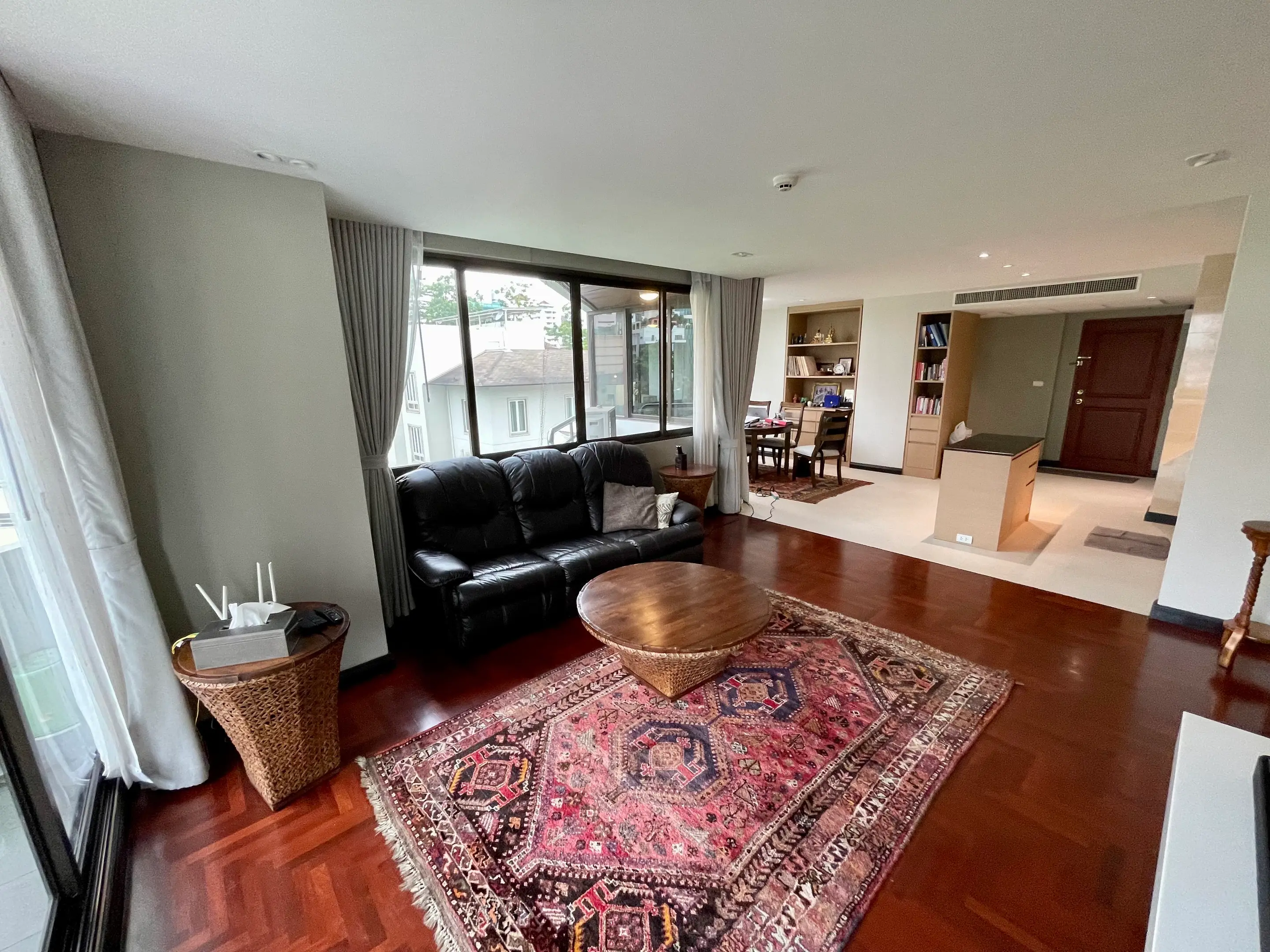 2 Bed/ 2 Bath Lake Avenue