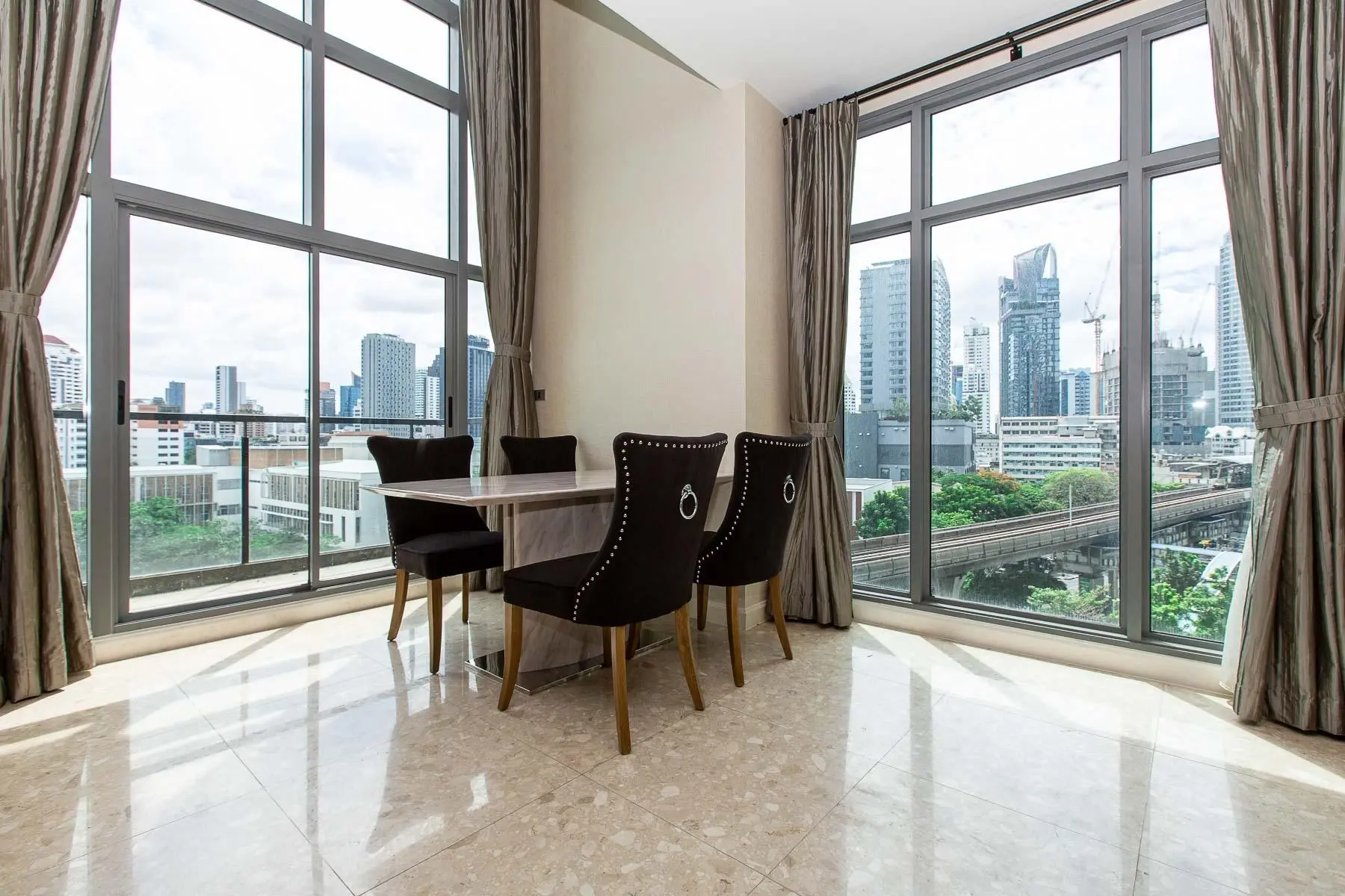 2 Bed/ 2 Bath The Crest Sukhumvit 34 