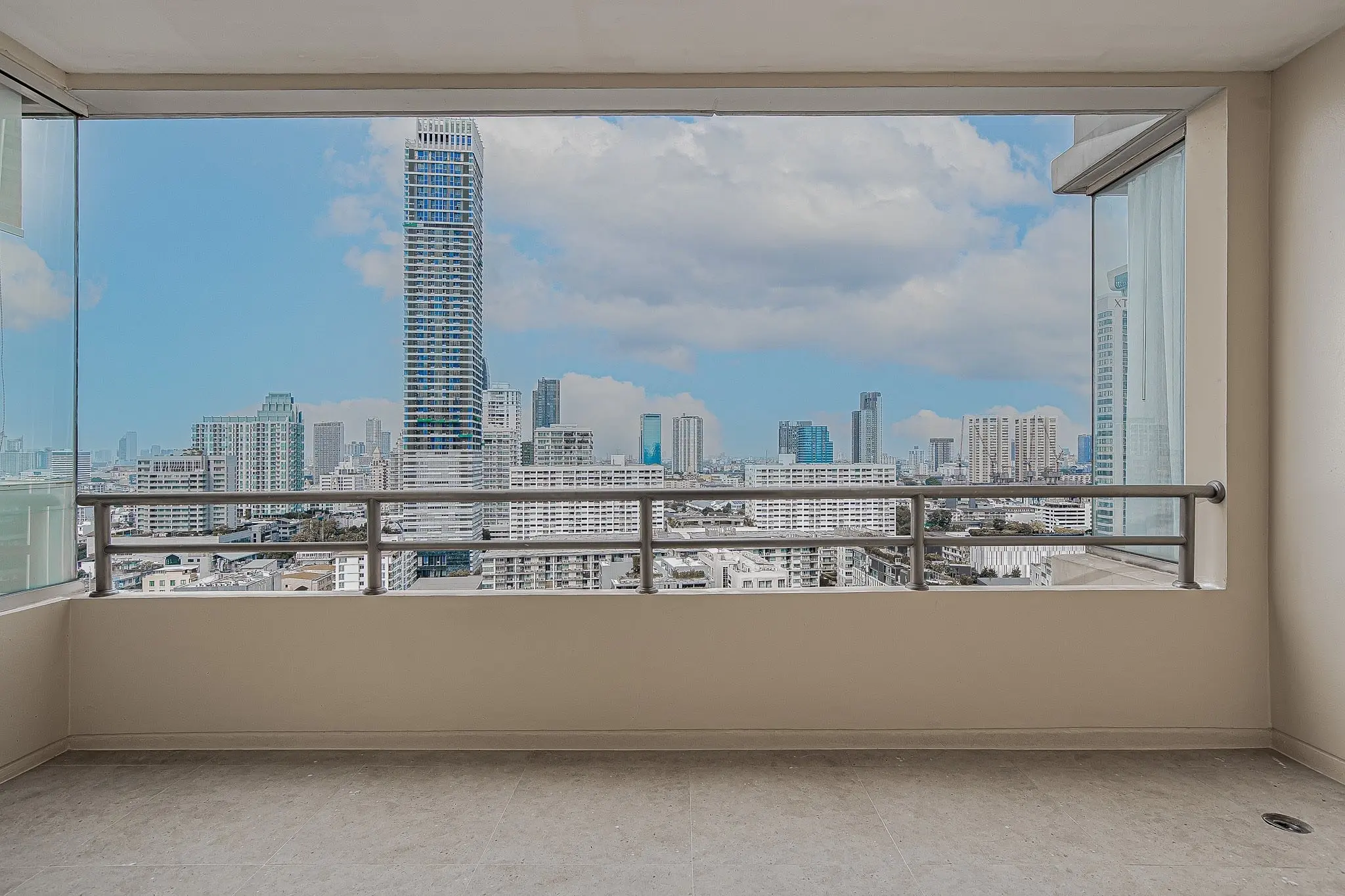 3 Bed/ 3 Bath Hampton Thonglor 10