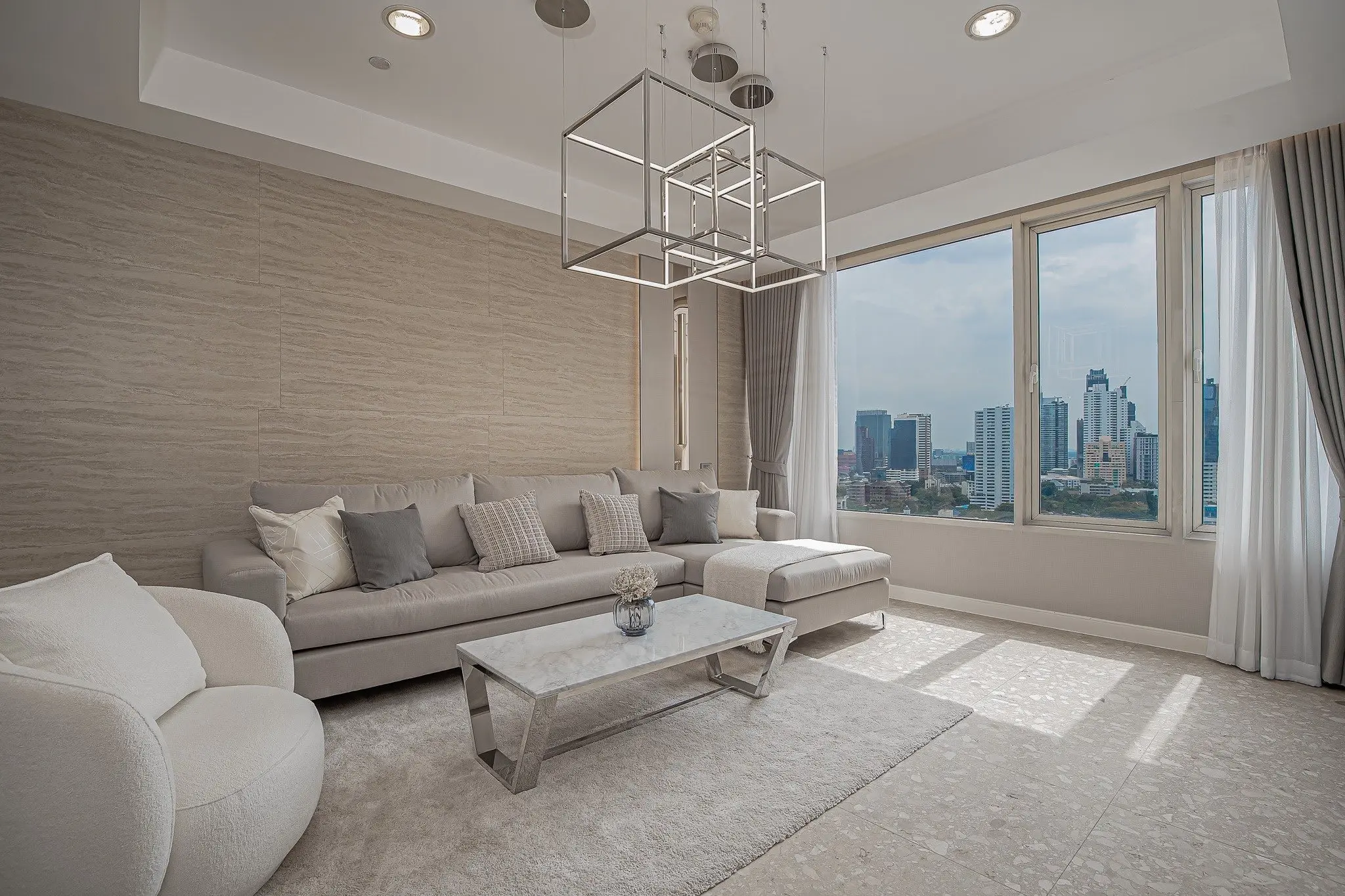 3 Bed/ 3 Bath Hampton Thonglor 10