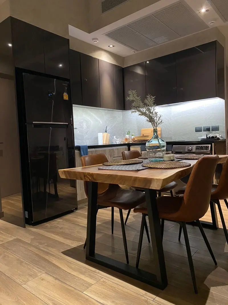2 Bed/ 1 Bath The Lofts Asoke