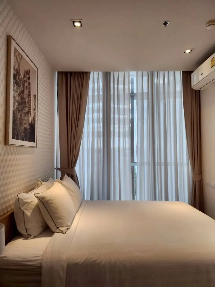 2 Bed/ 1 Bath Park Origin Phrom Phong